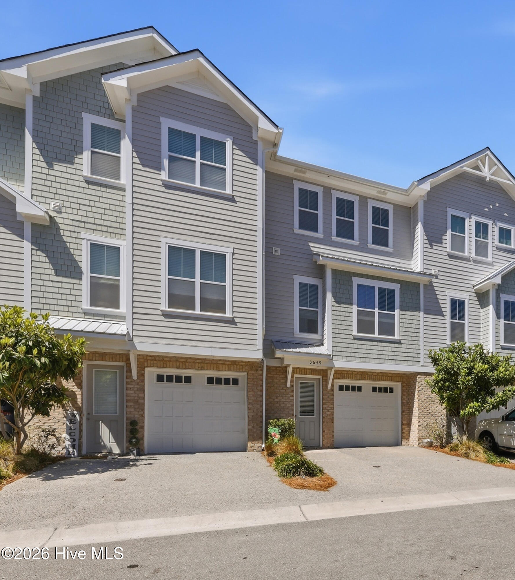 100564371 | Photo 32