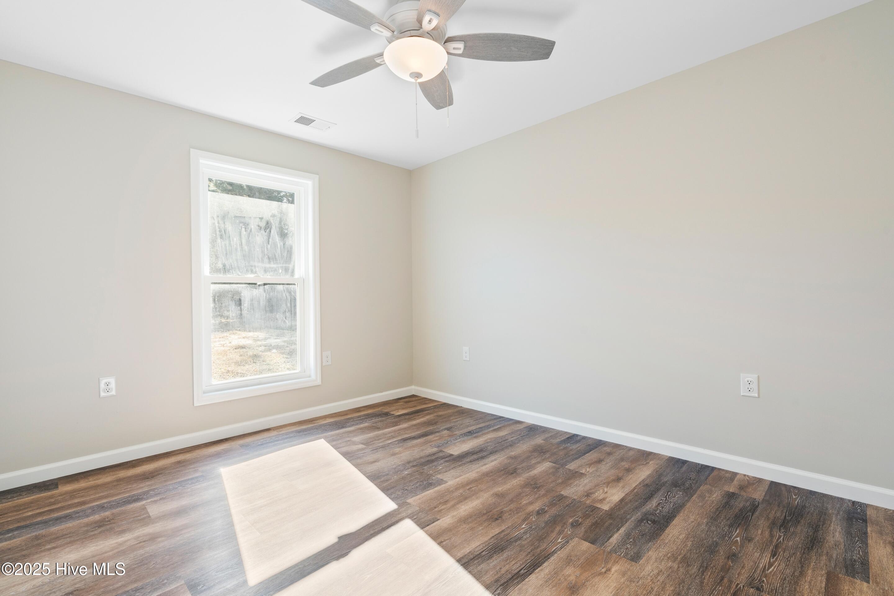 100545908 | Photo 25