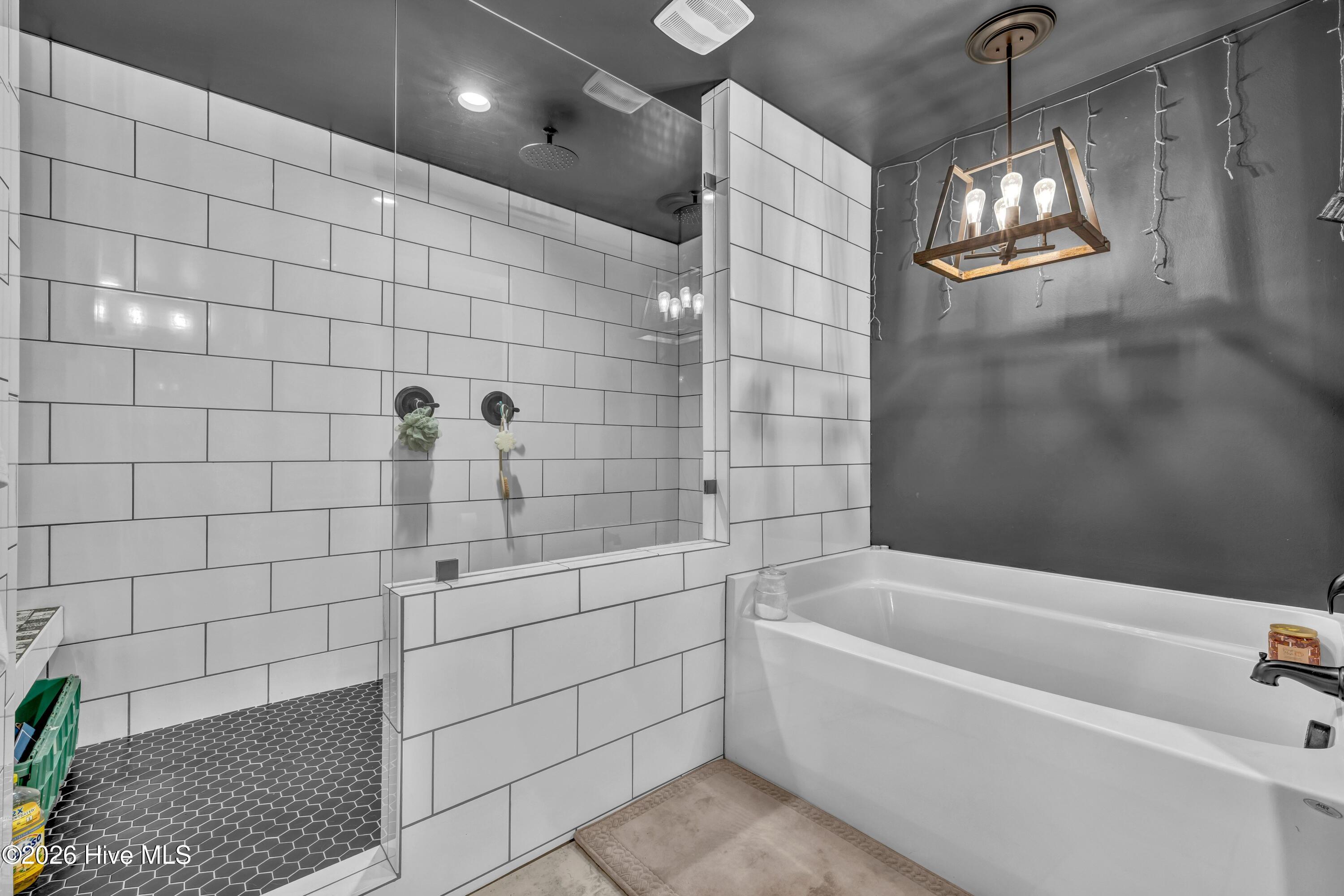 100551706 | Photo 19