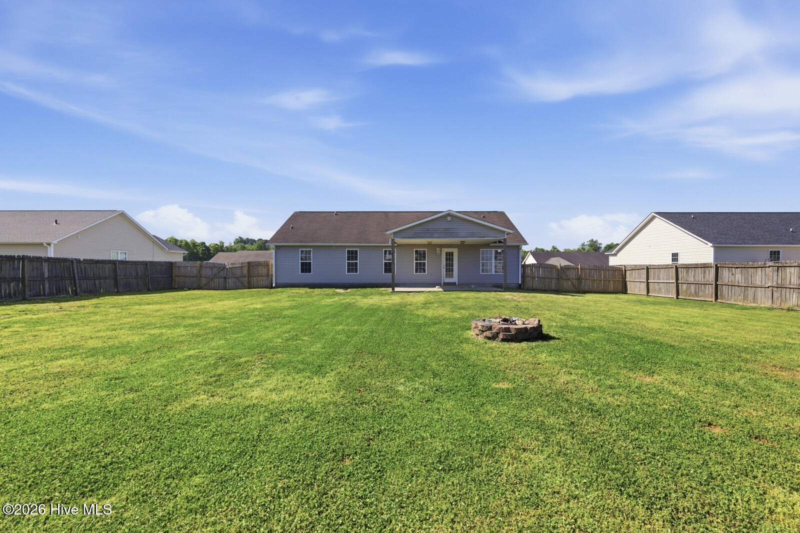 100569948 | Photo 24