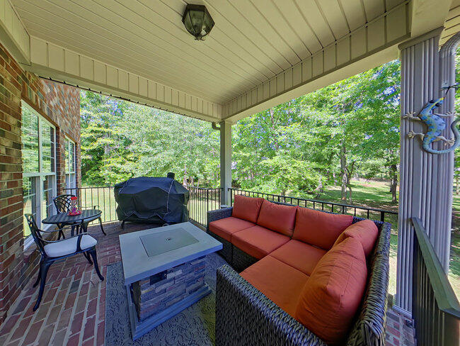 045_1-back_porch