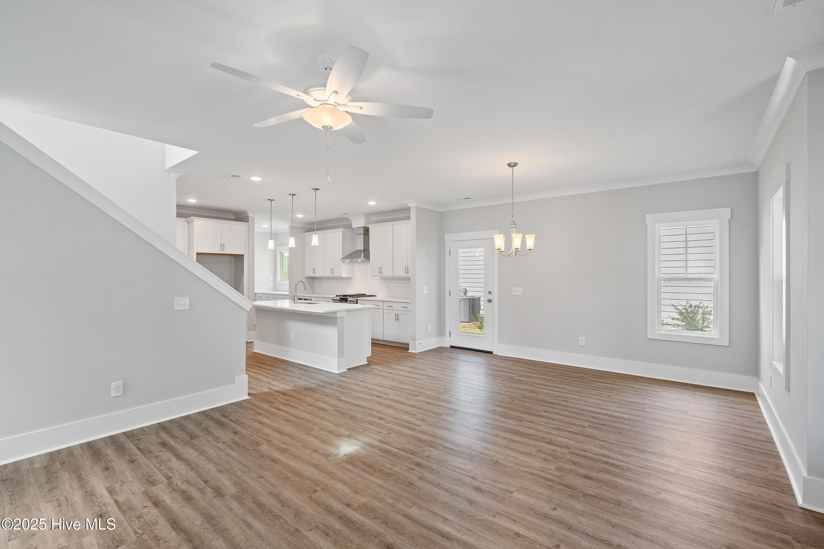 100506457 | Photo 19