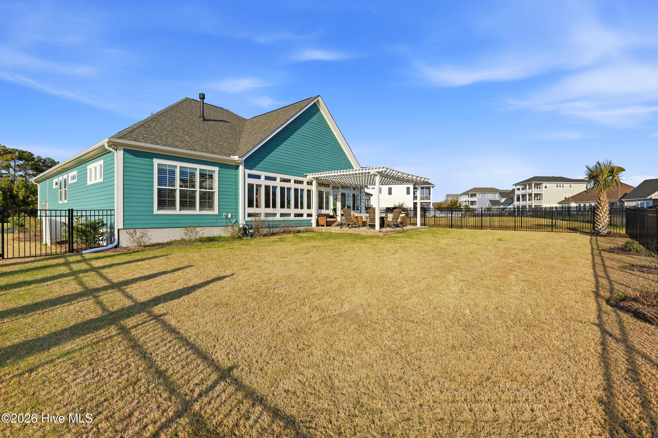 100562298 | Photo 65