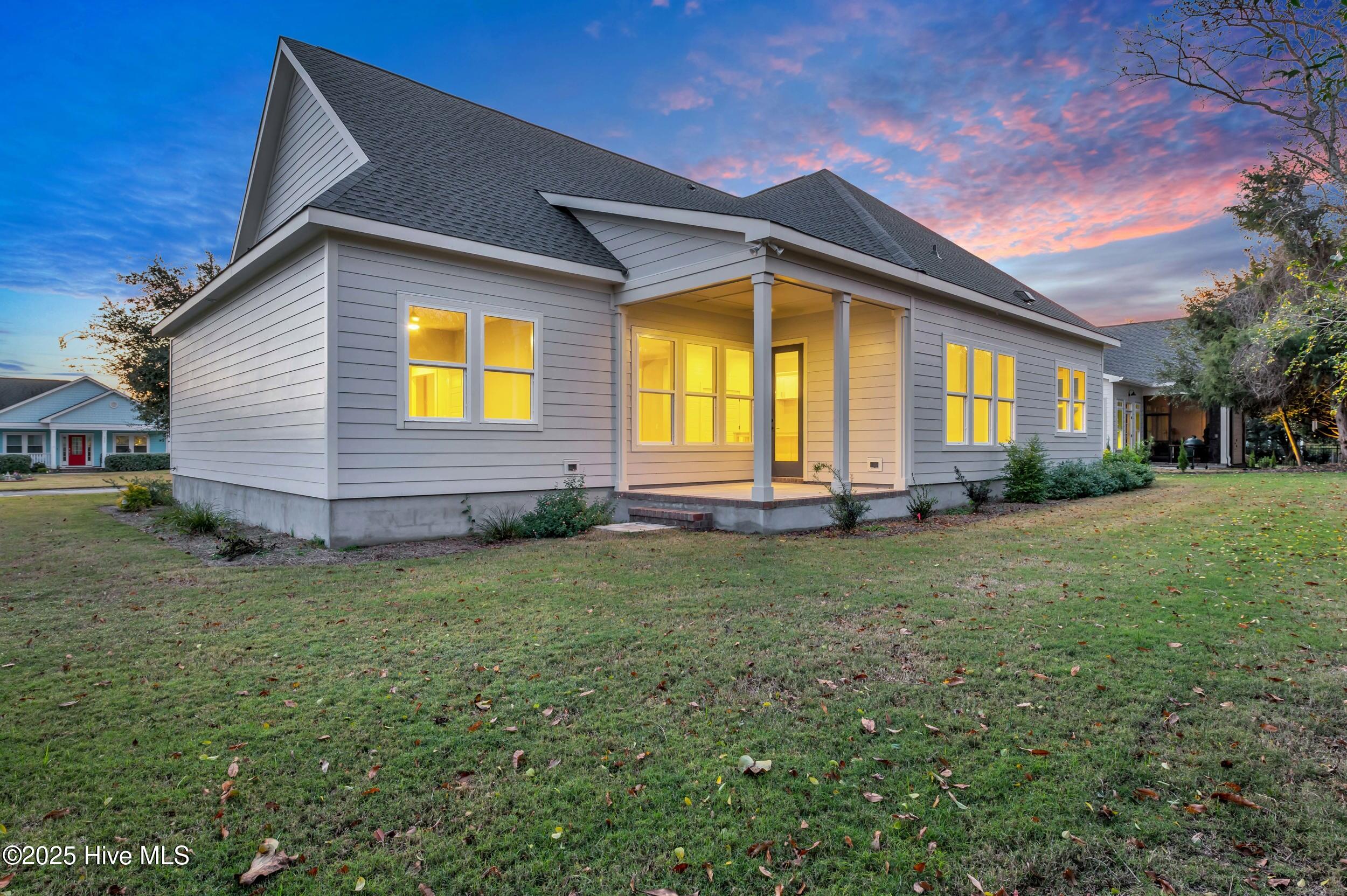 100542889 | Photo 61