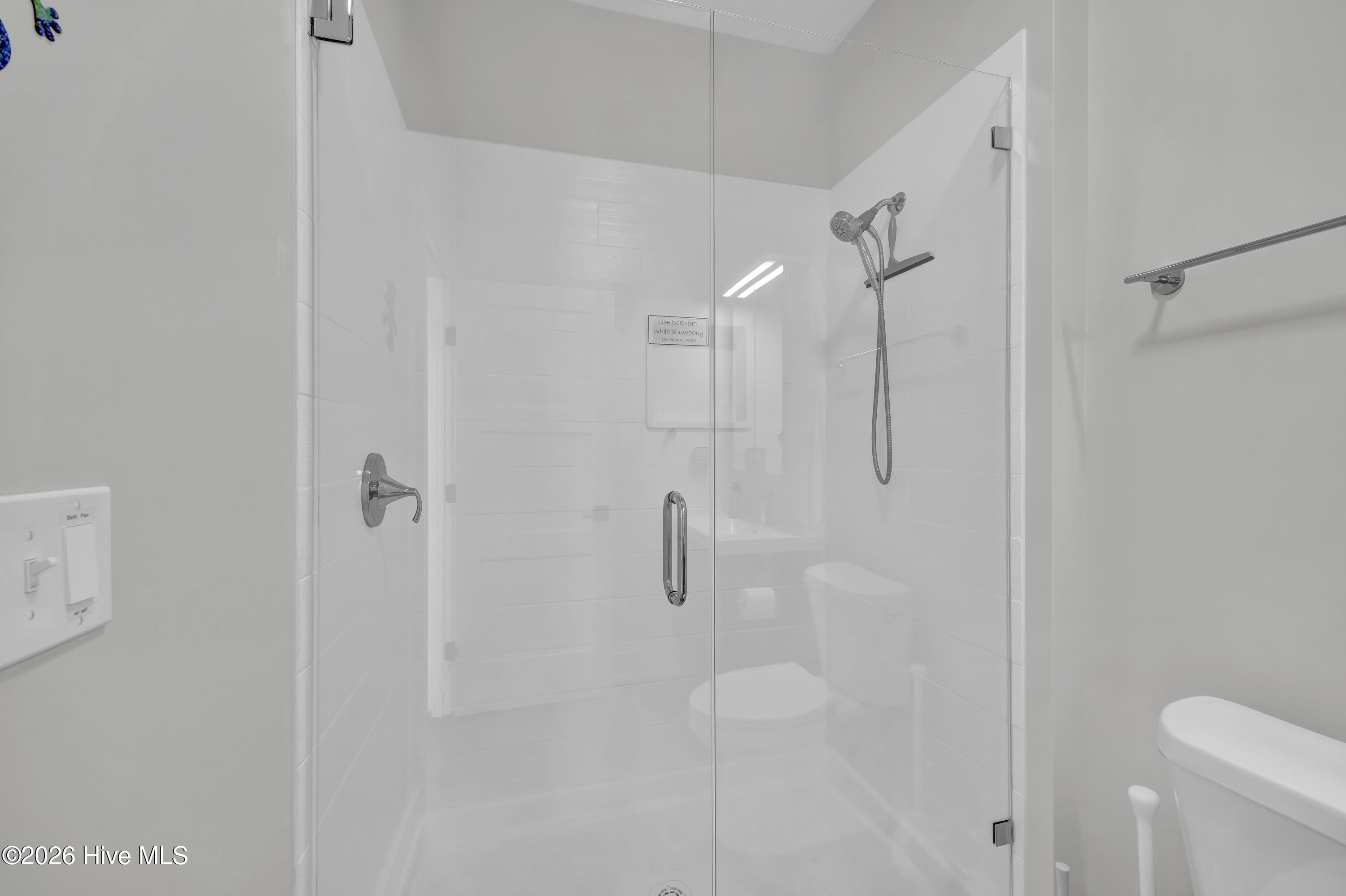 100565280 | Photo 32