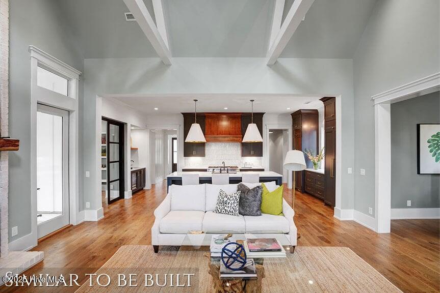 100530157 | Photo 14