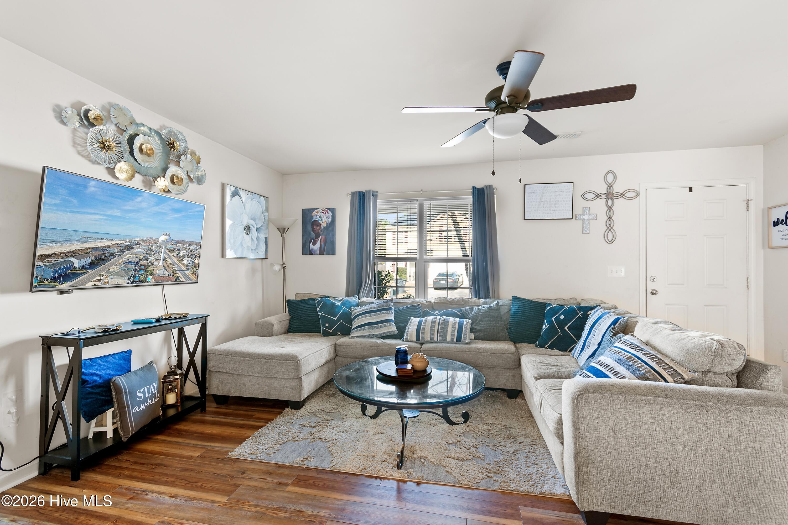 100568223 | Photo 11