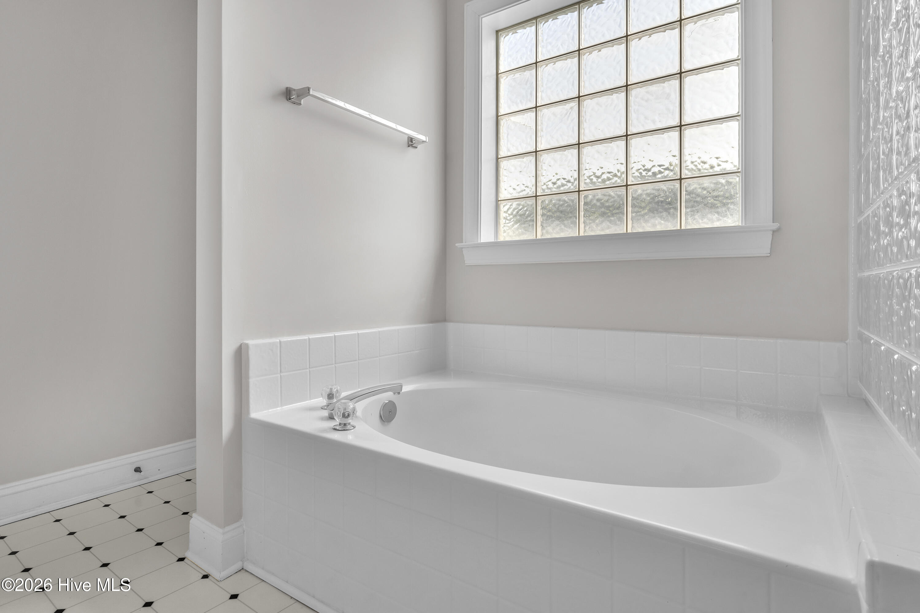 100567649 | Photo 28