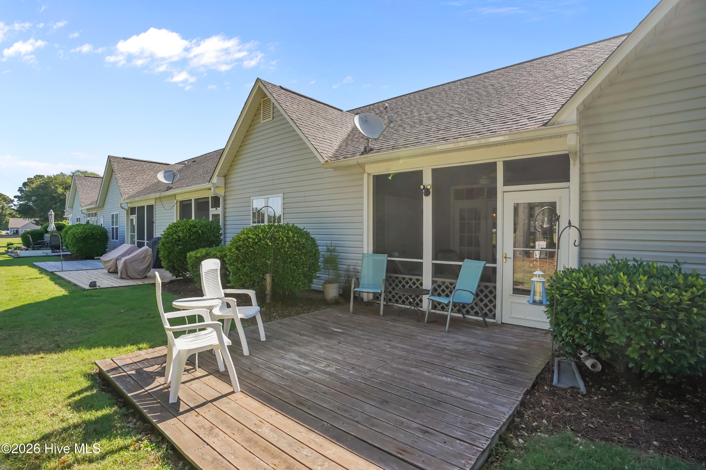 100570621 | Photo 25