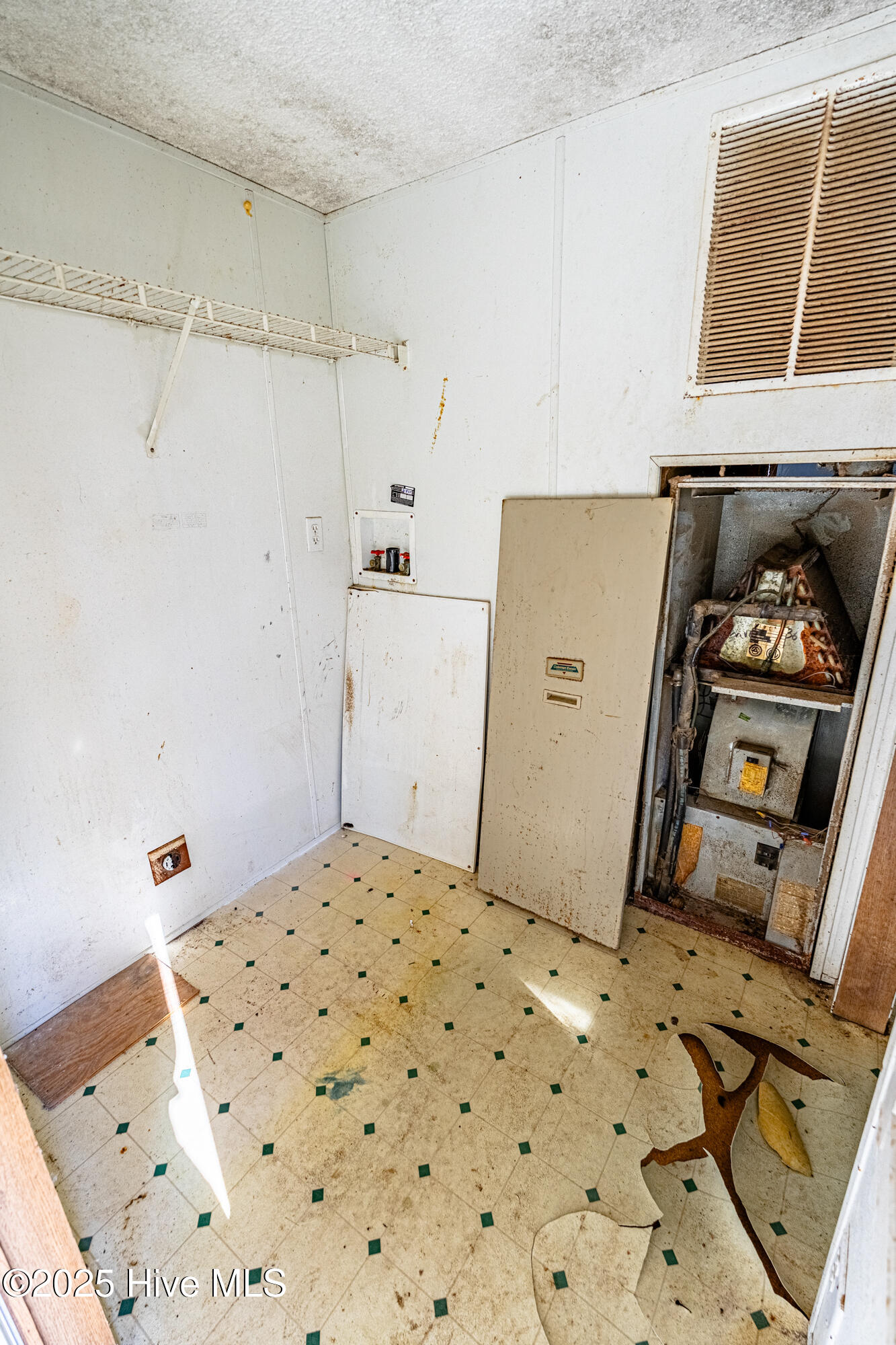 100545698 | Photo 18