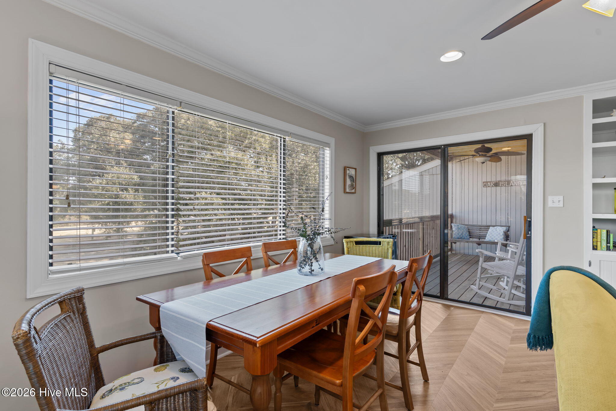 100558305 | Photo 29