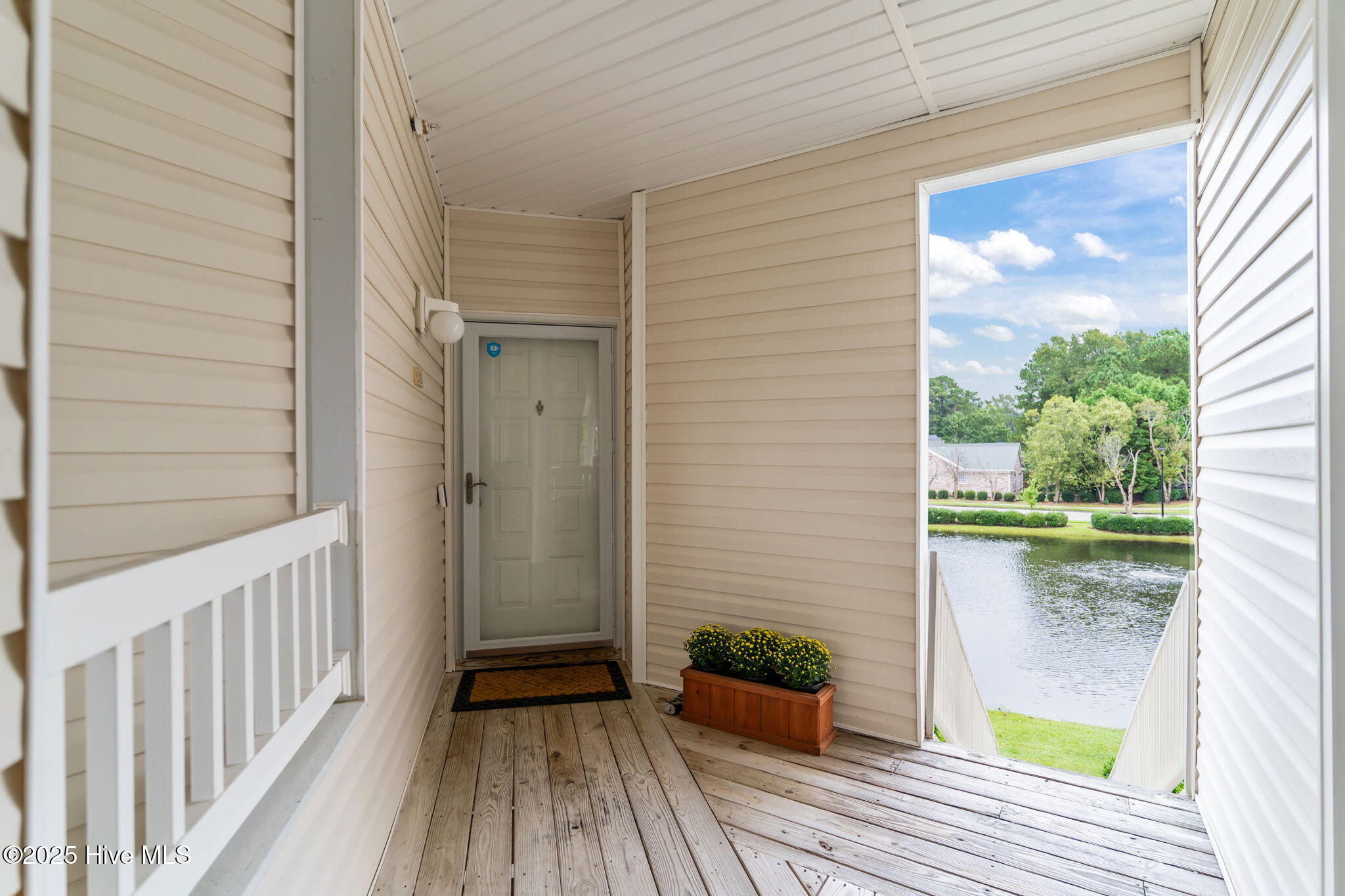 100532353 | Photo 37