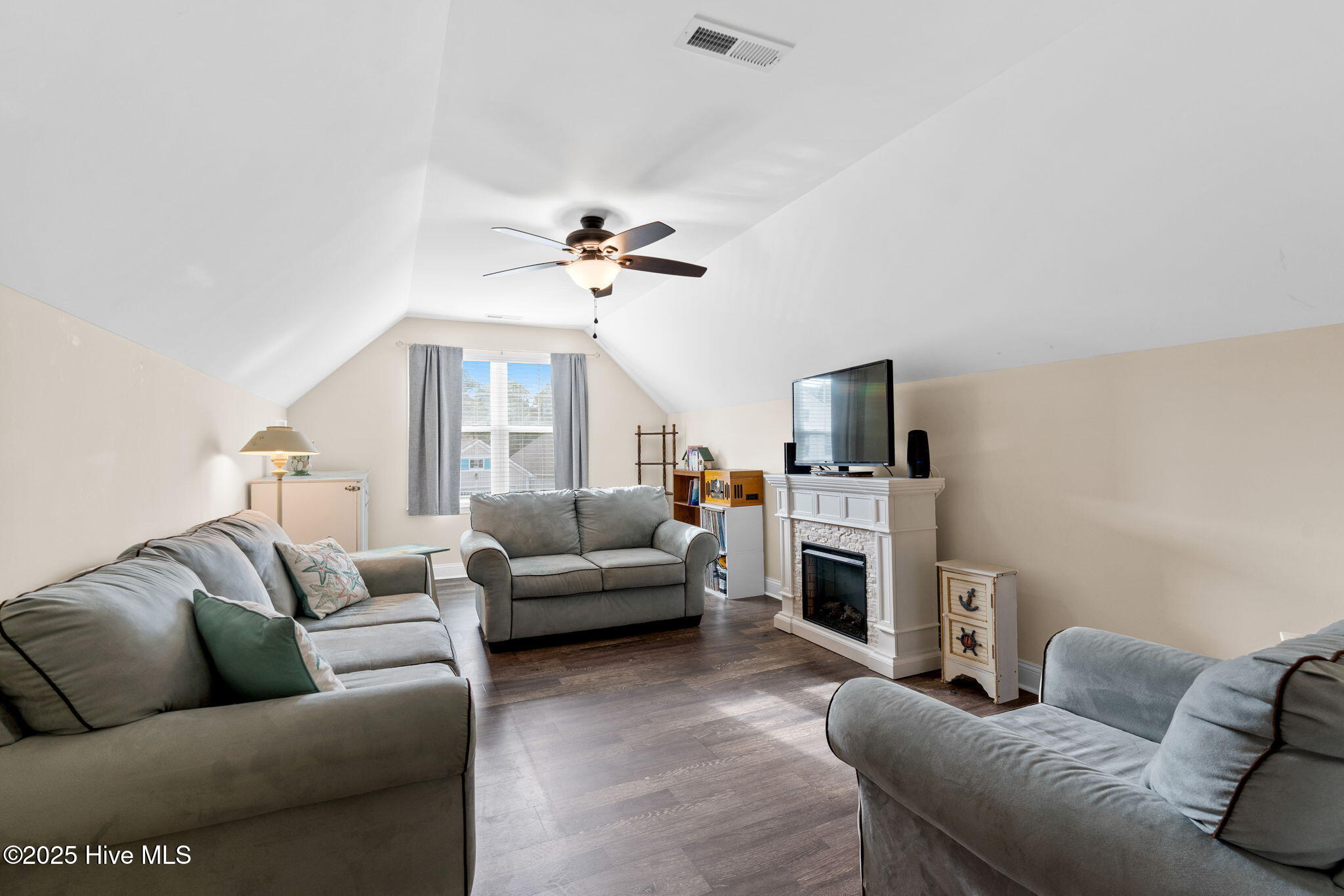 100546939 | Photo 28