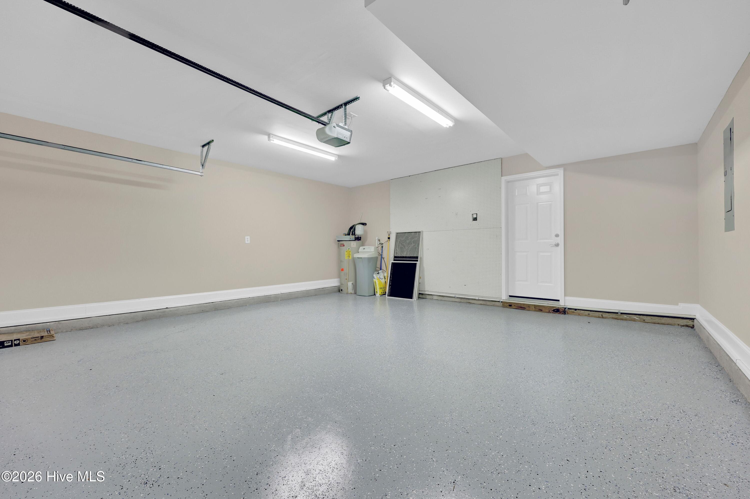 100567268 | Photo 42