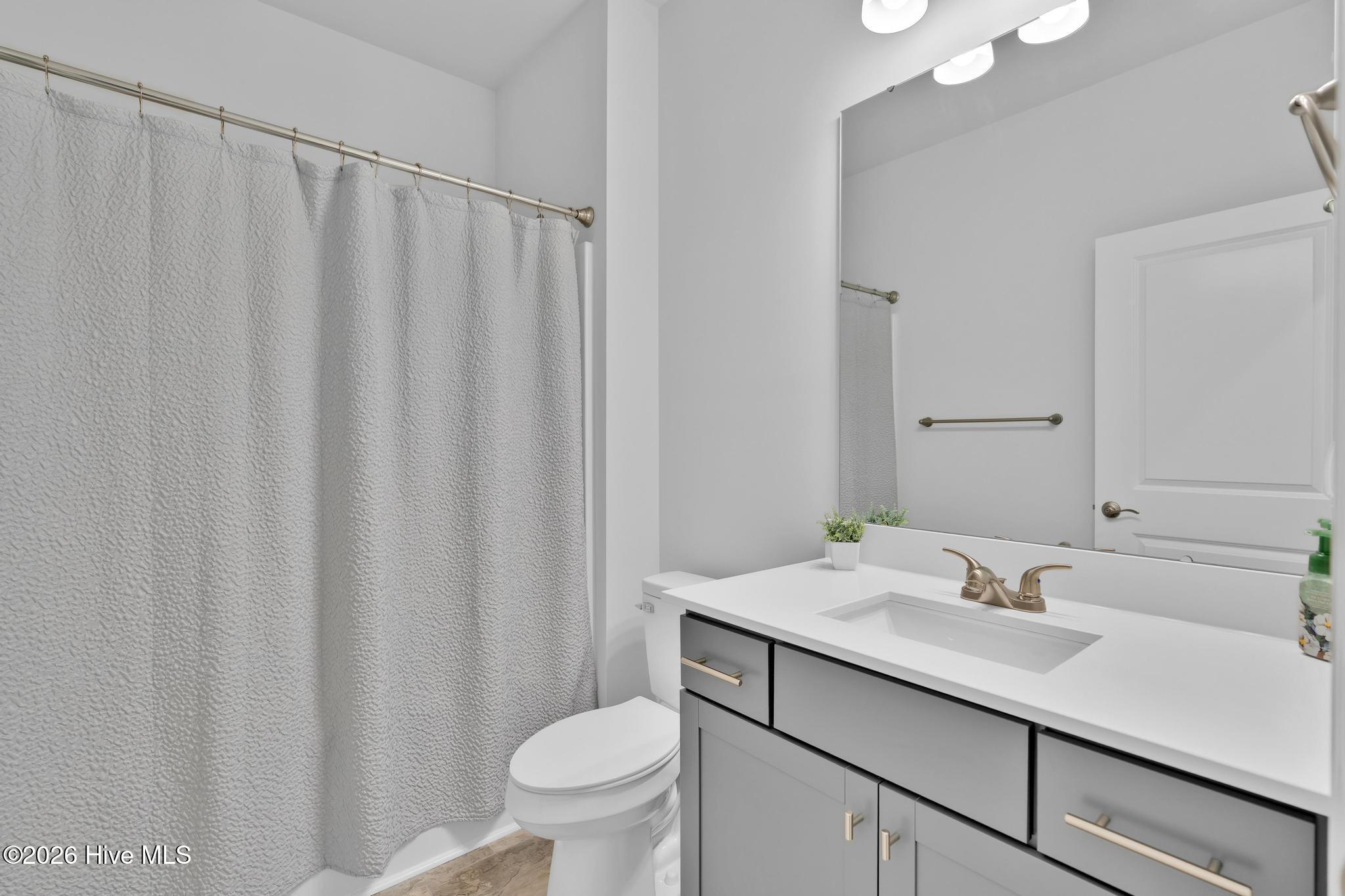 100553643 | Photo 25