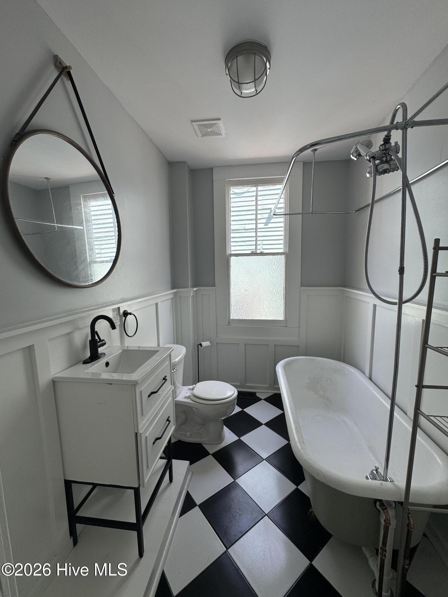 100564454 | Photo 16