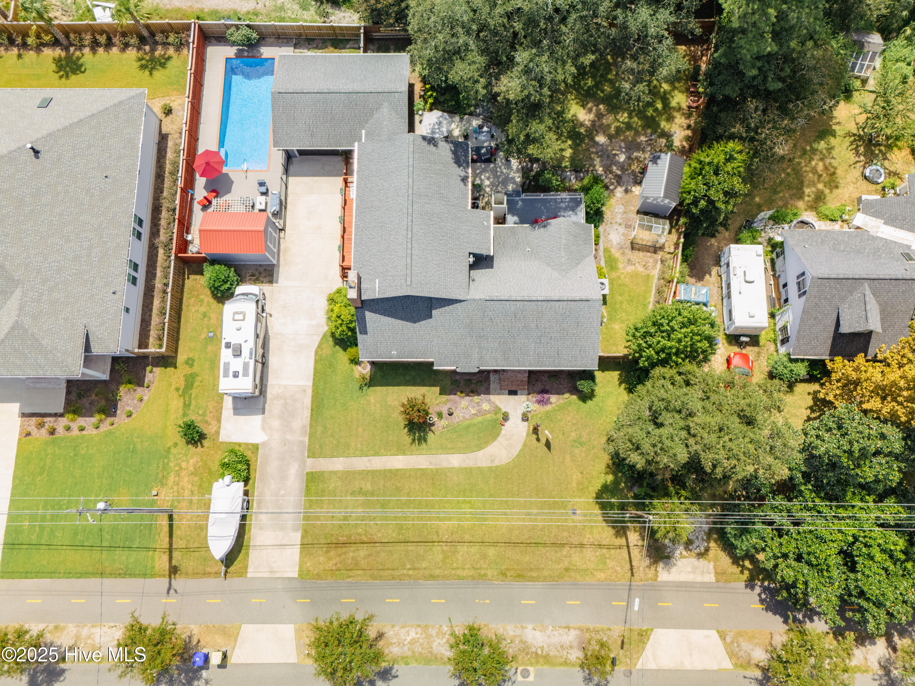 100531366 | Photo 77