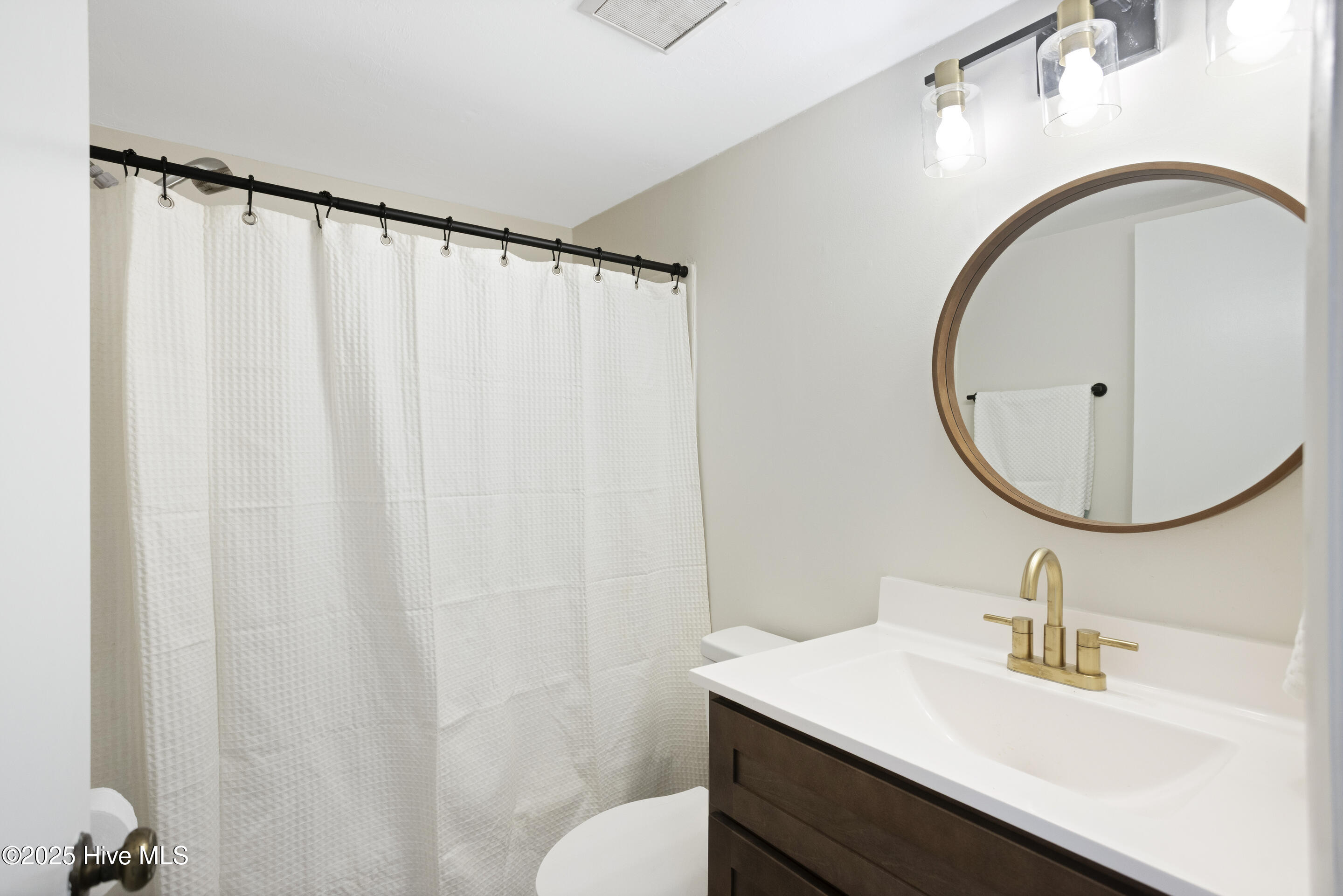 100537124 | Photo 22