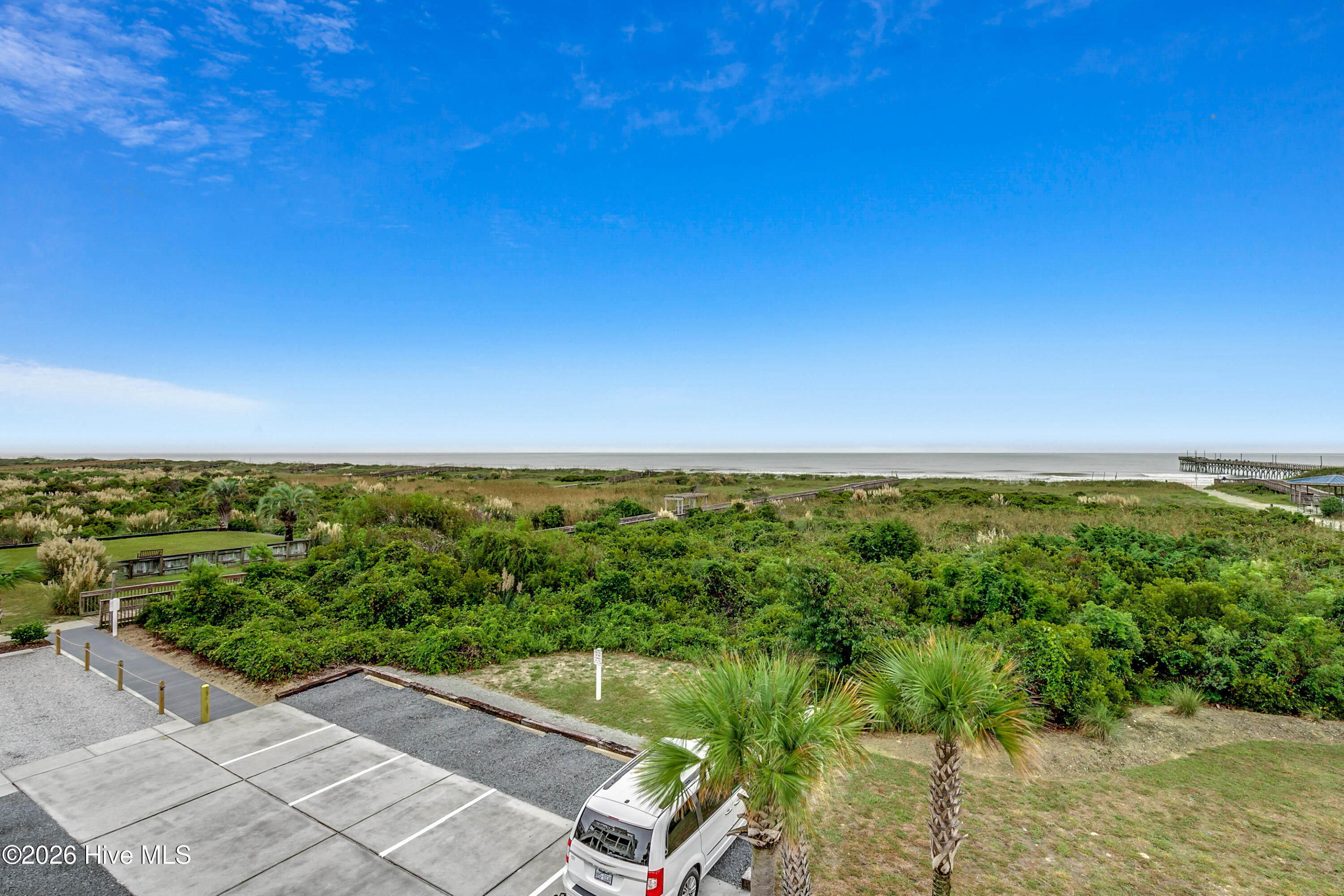 100543615 | Photo 95