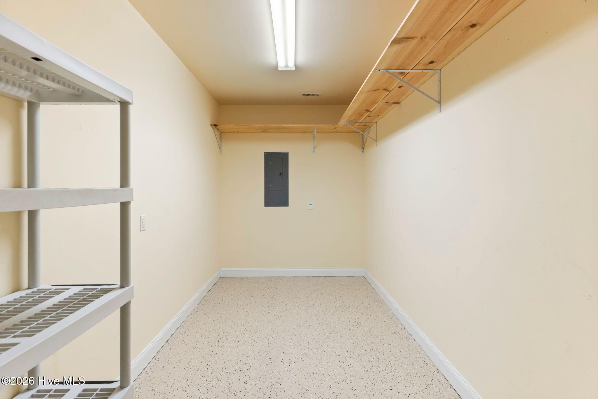 100559645 | Photo 34