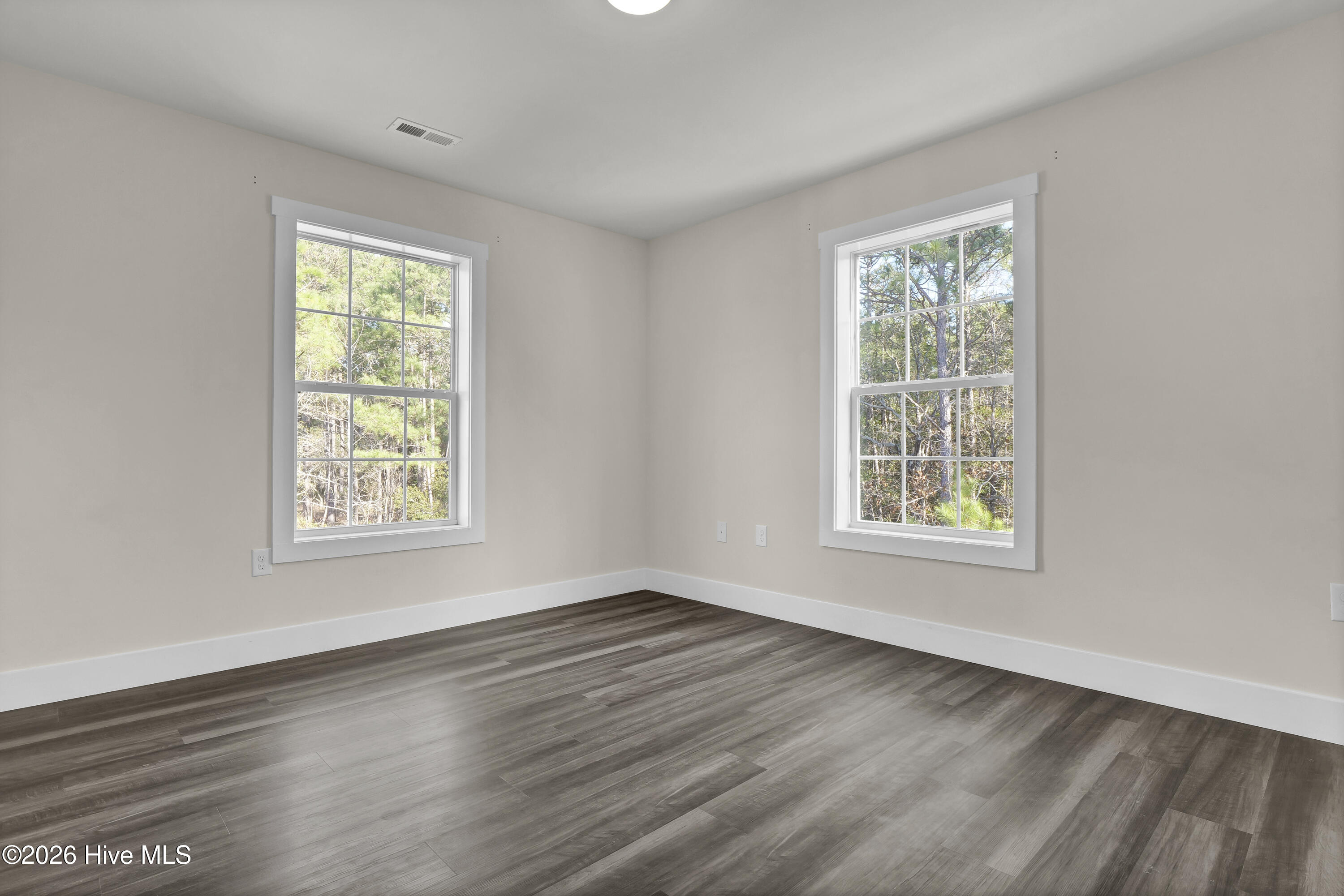 100529875 | Photo 18