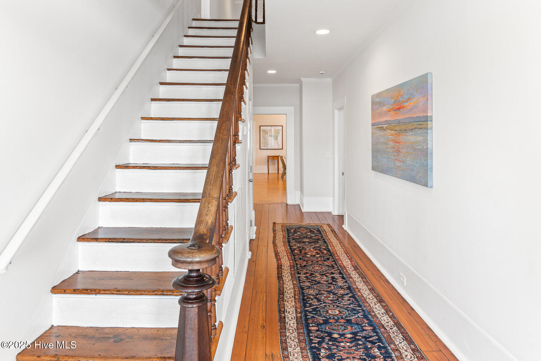 100561116 | Photo 27