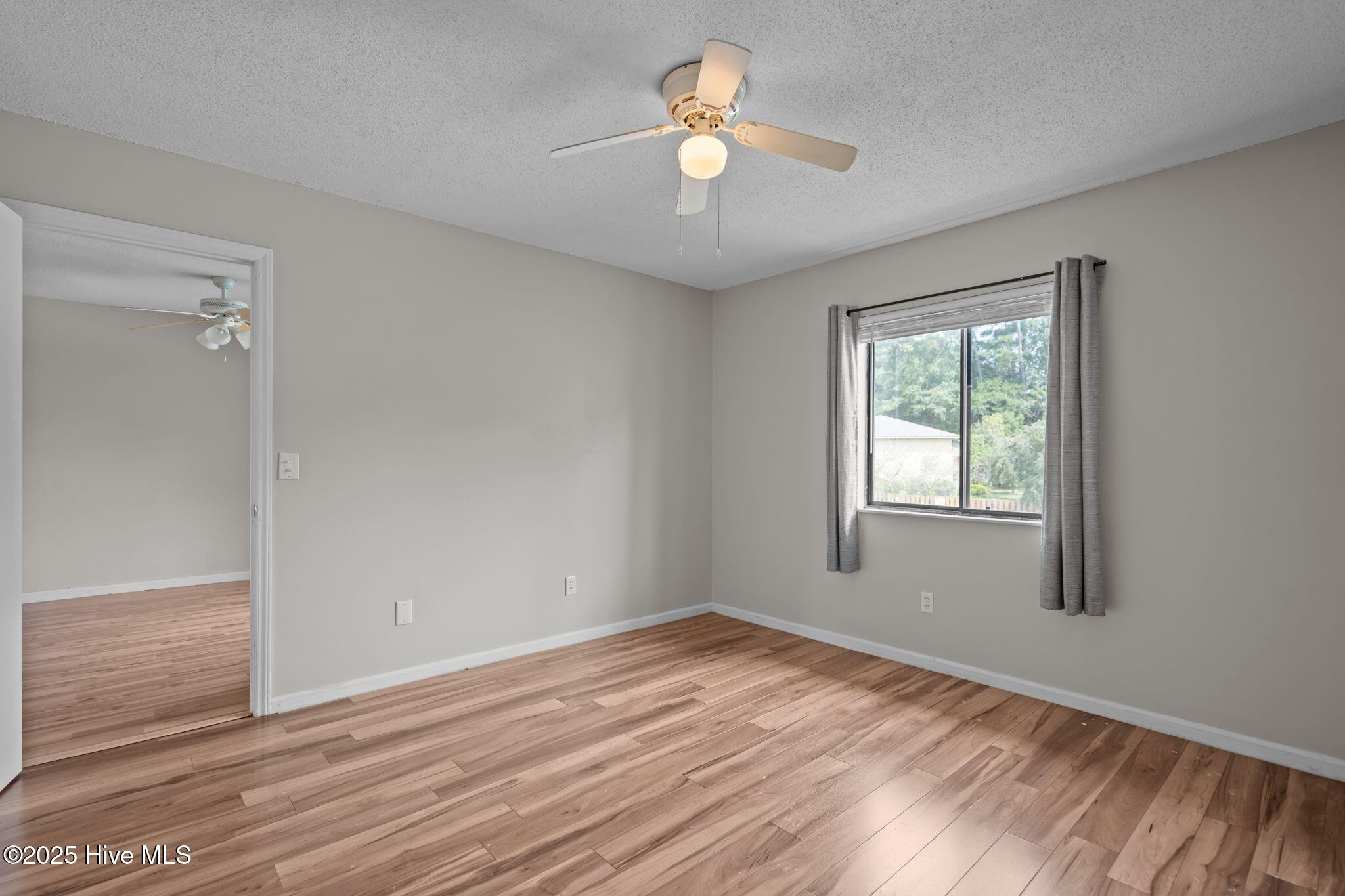 100529850 | Photo 22