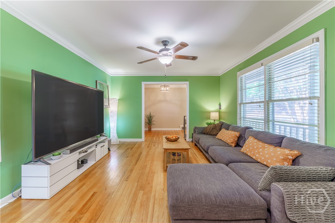 Bright and Welcoming Livingroom