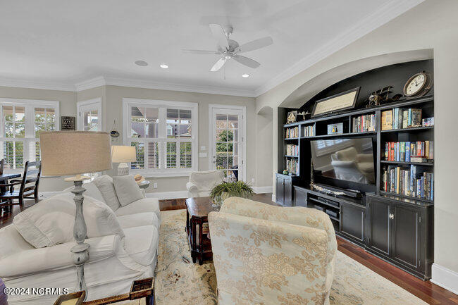 100543138 | Photo 12