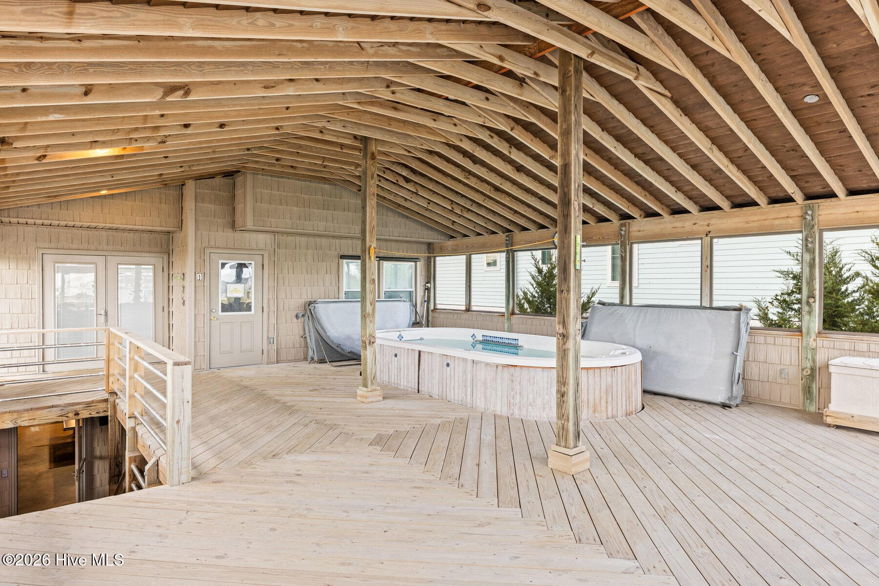 100550434 | Photo 37