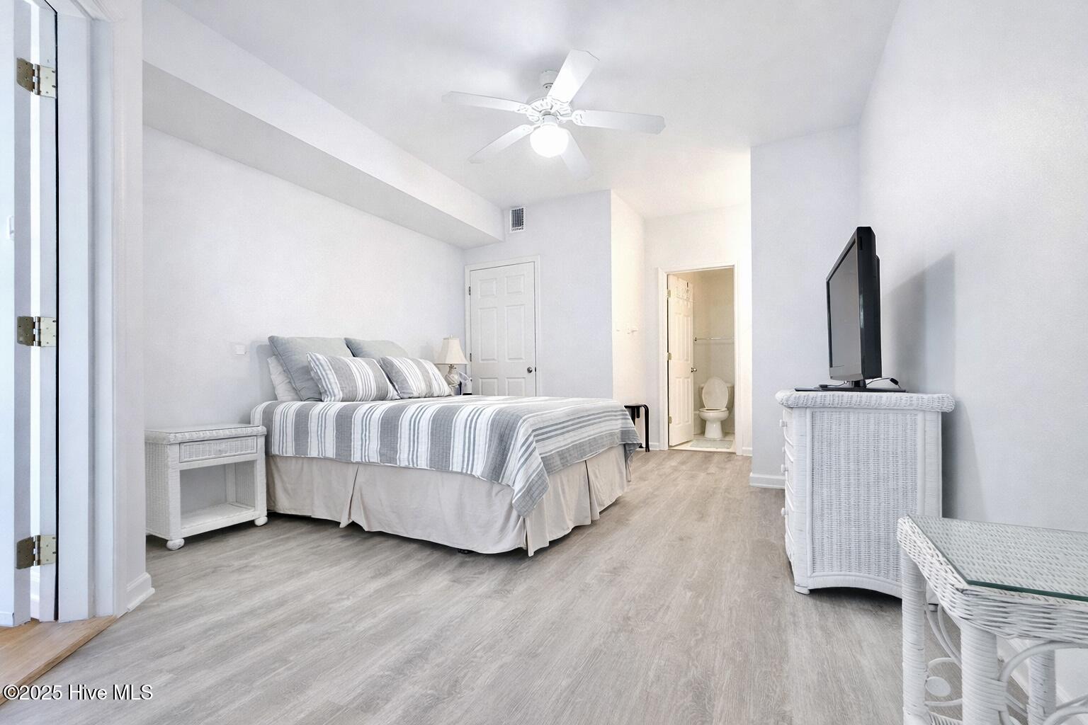 100541613 | Photo 11