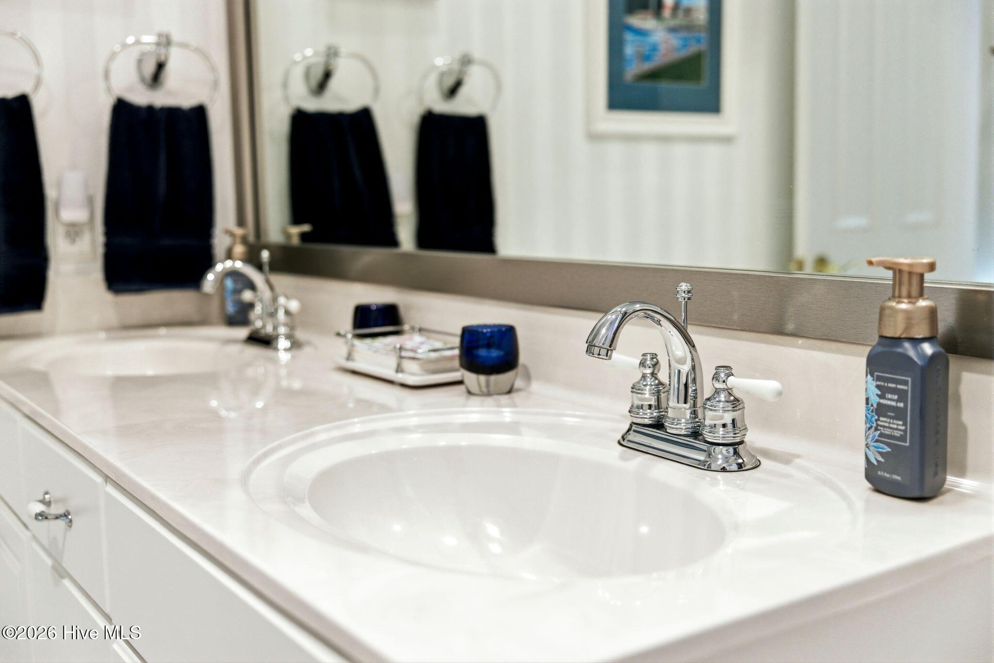 100564918 | Photo 42