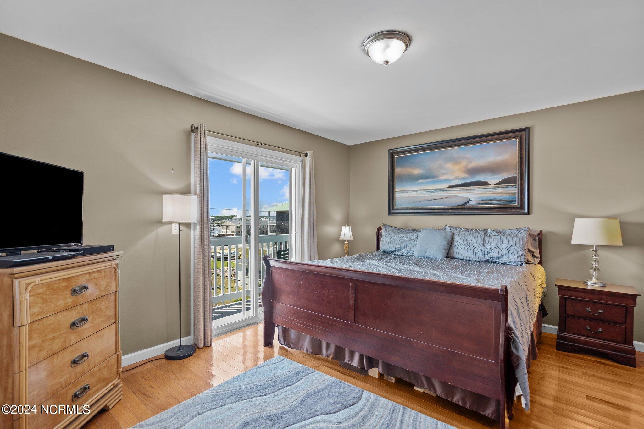 1308 Carolina Beach Avenue N 3a, Carolina Beach, NC 28428 – photo 16: 31-web-or-mls-DSC09833