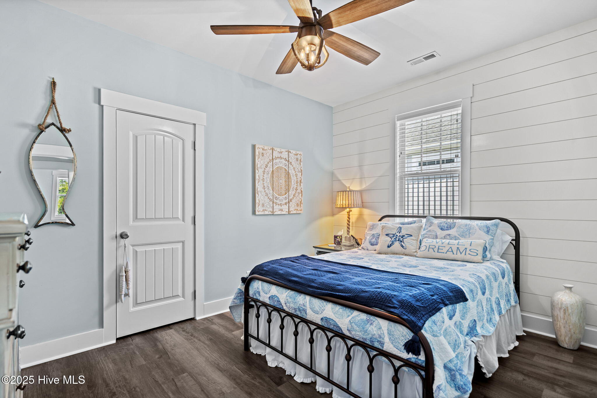 100521315 | Photo 25