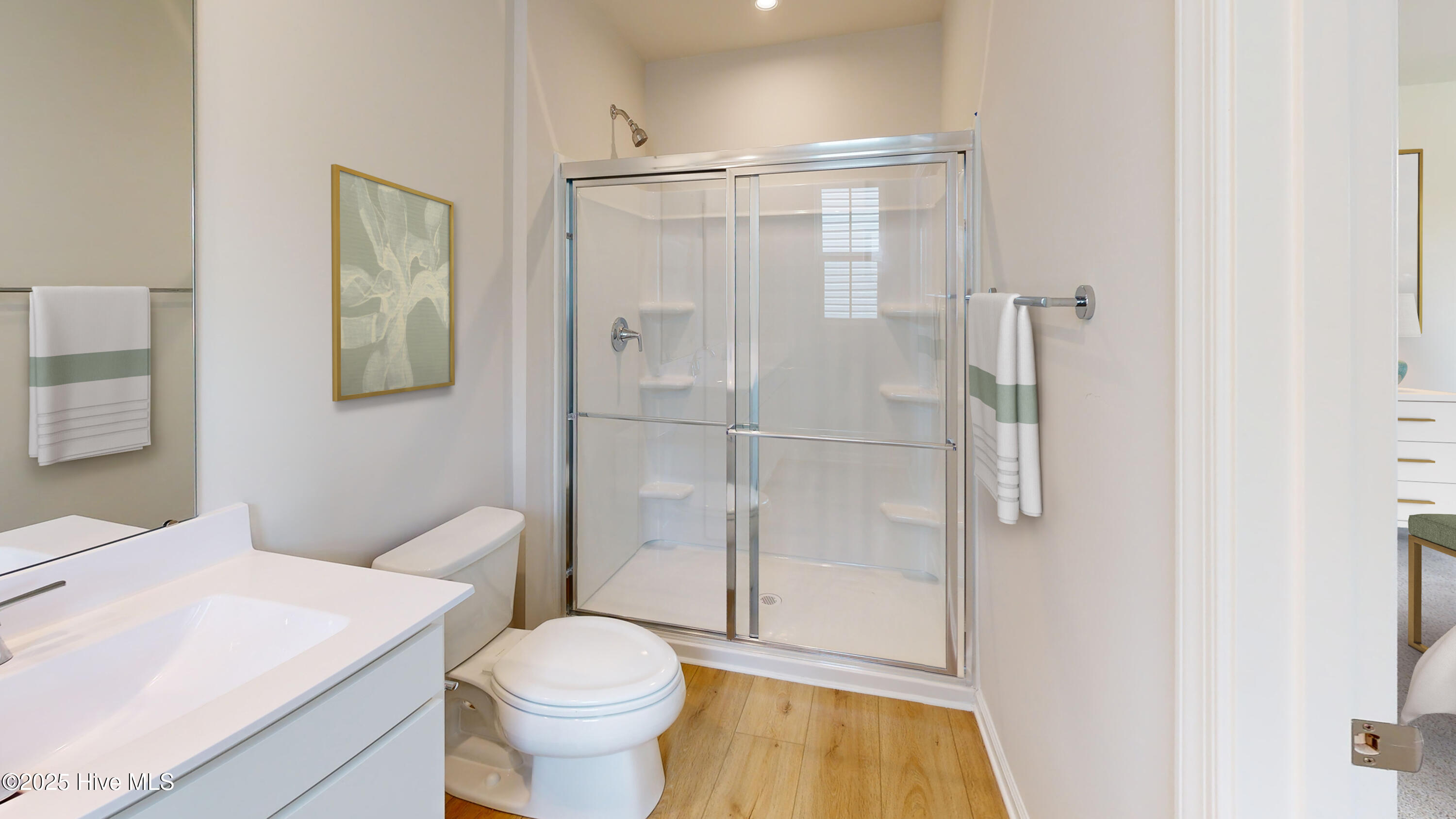 100535445 | Photo 12