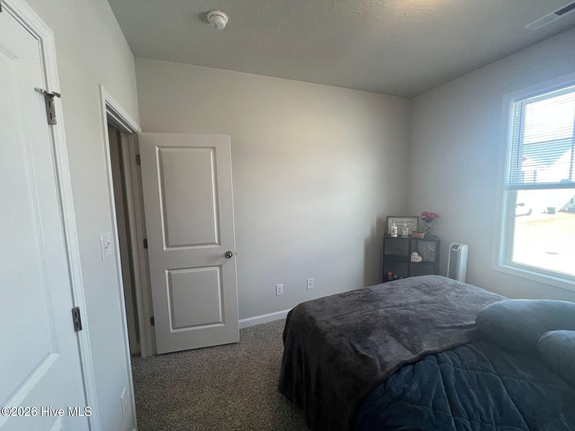 100560818 | Photo 15