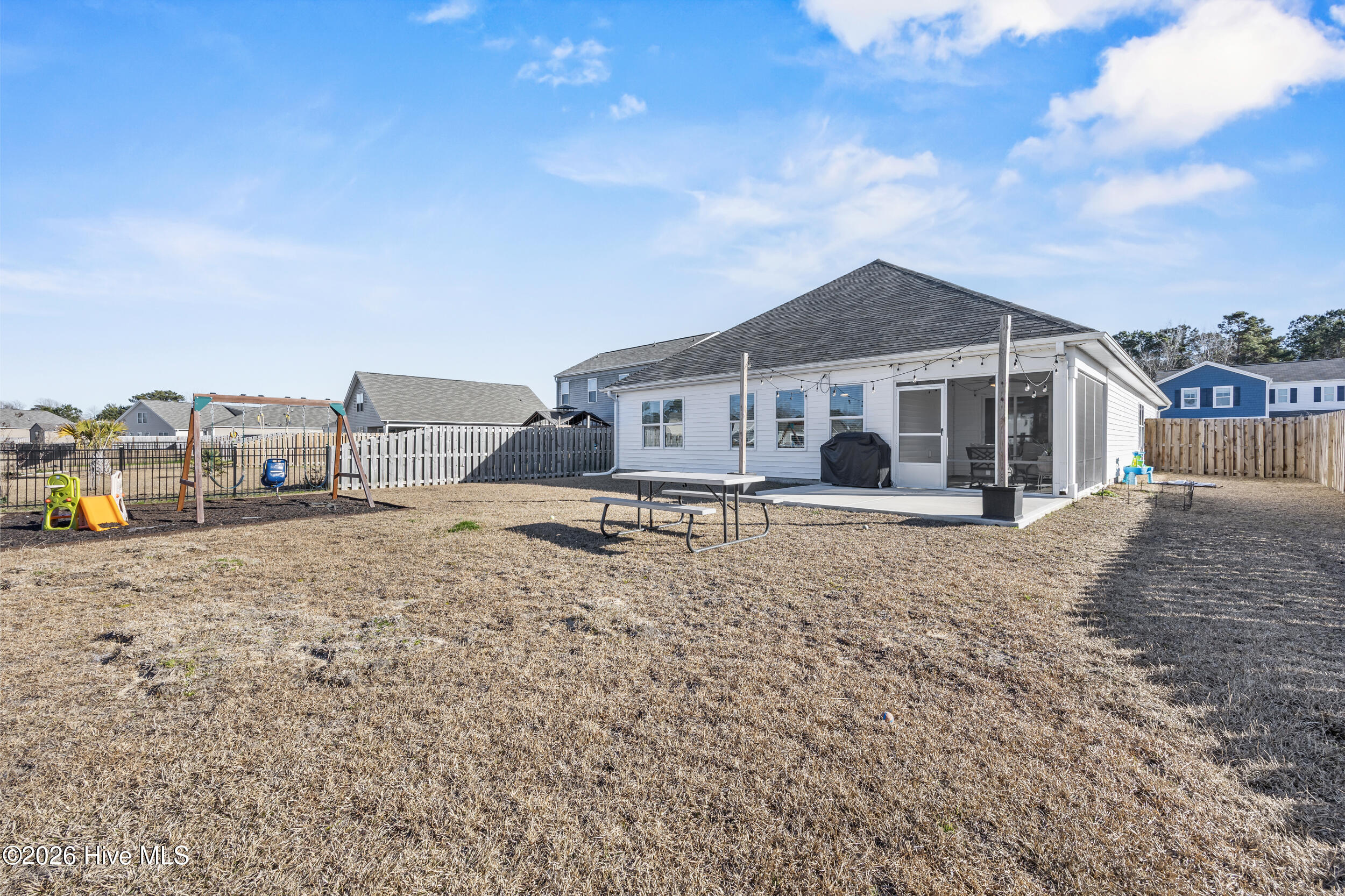 100550214 | Photo 36