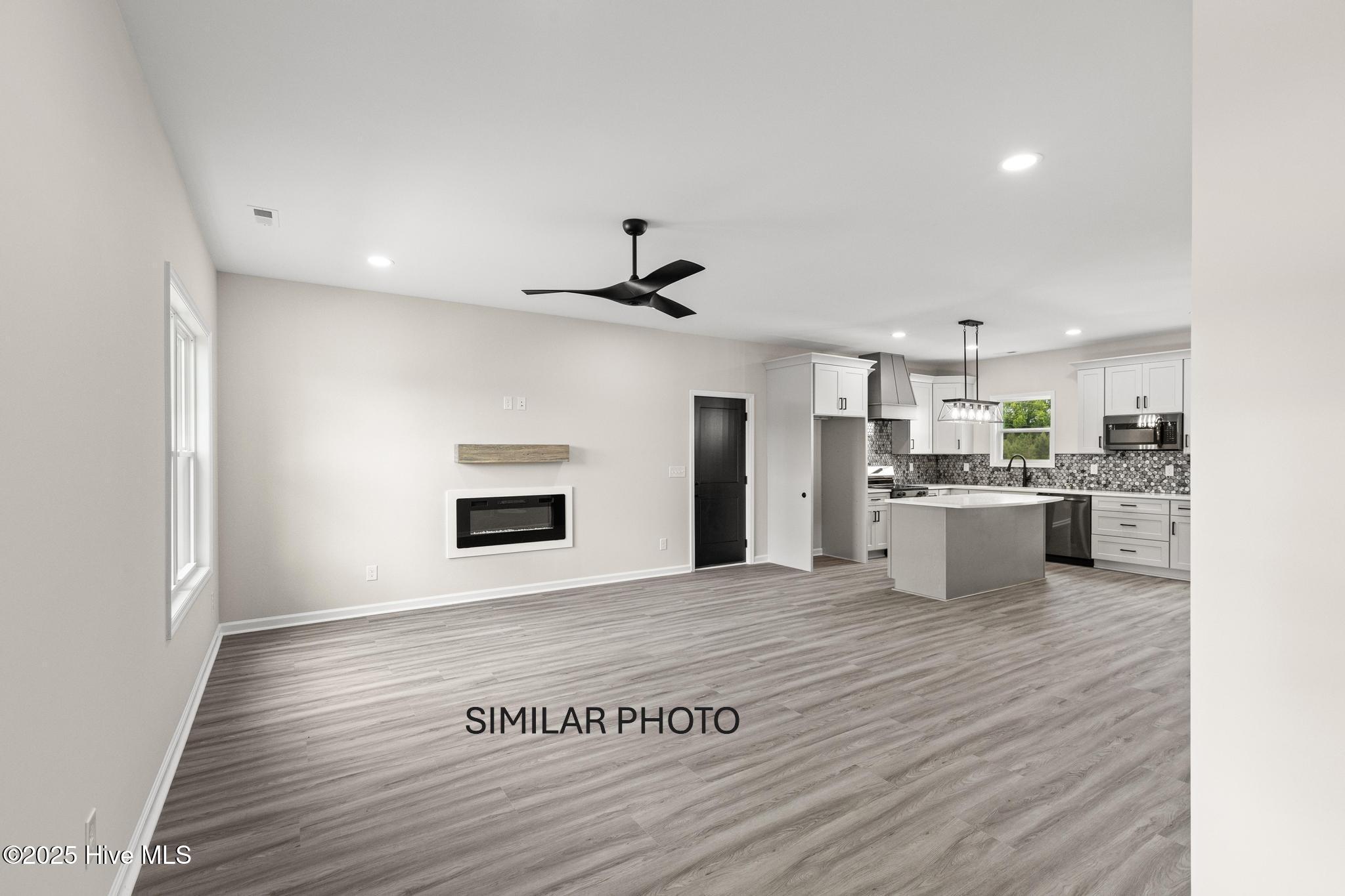 100515081 | Photo 16