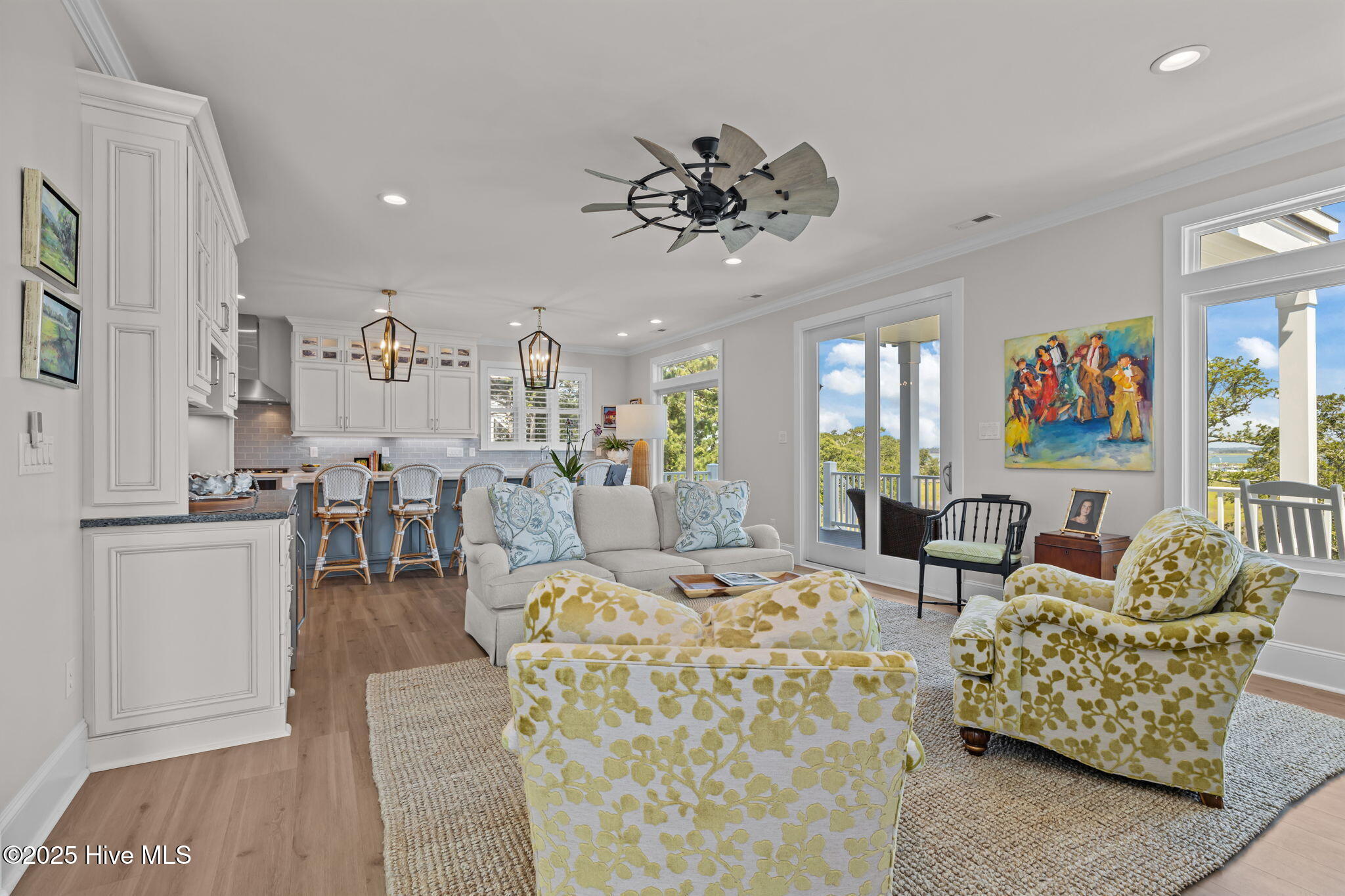 100549920 | Photo 32