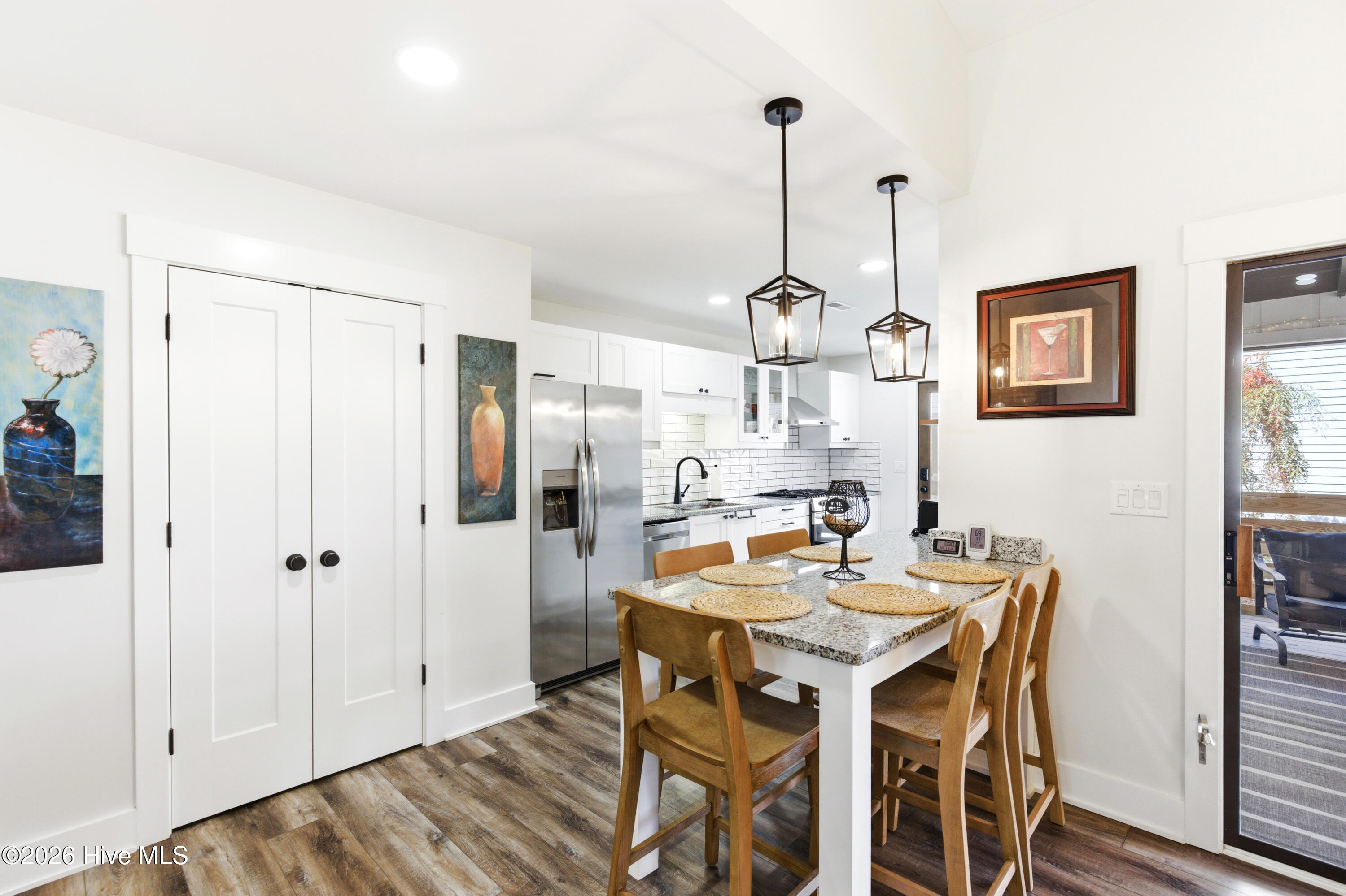 100564276 | Photo 17