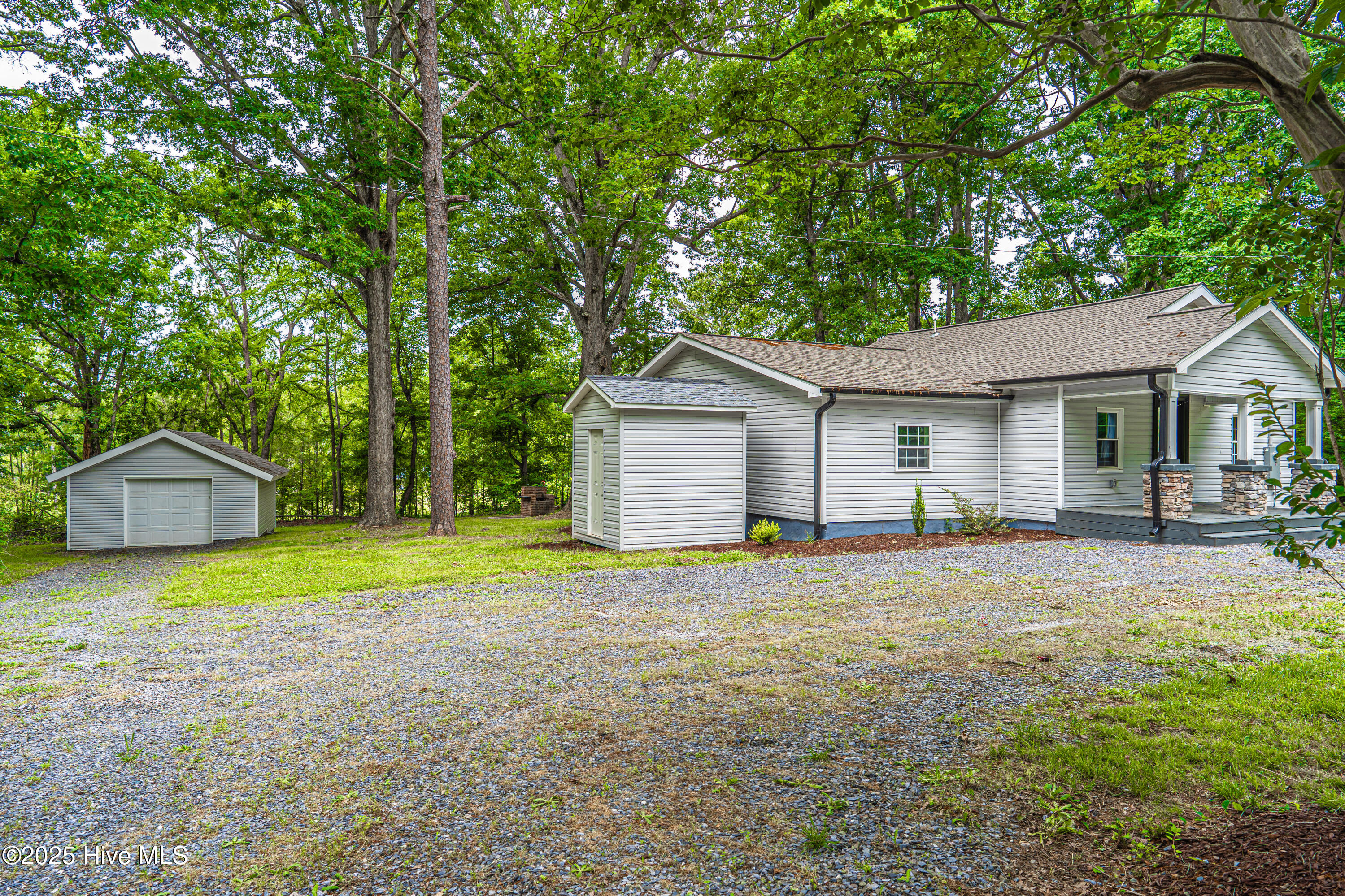 2396 Putnam Glendon Road