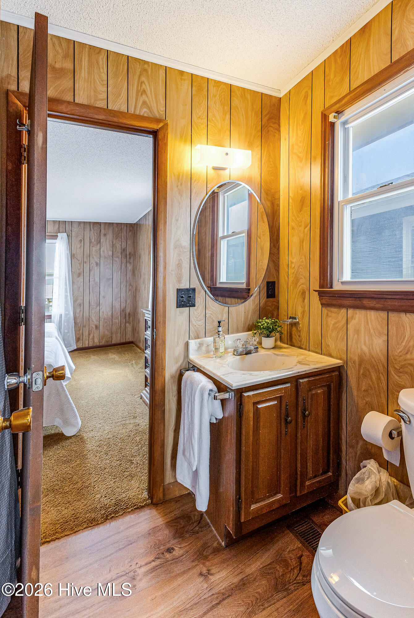 100562663 | Photo 21