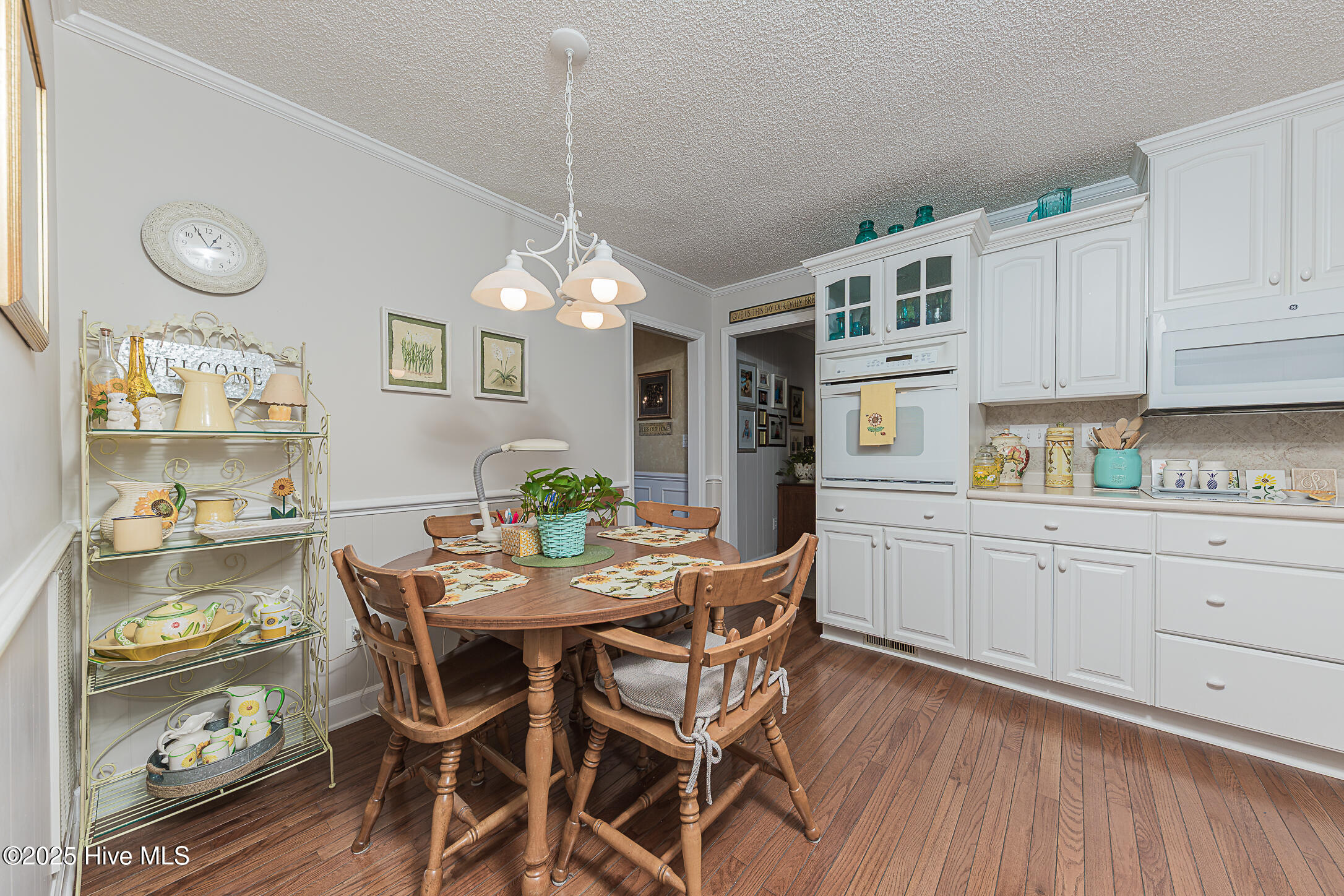 100542740 | Photo 27