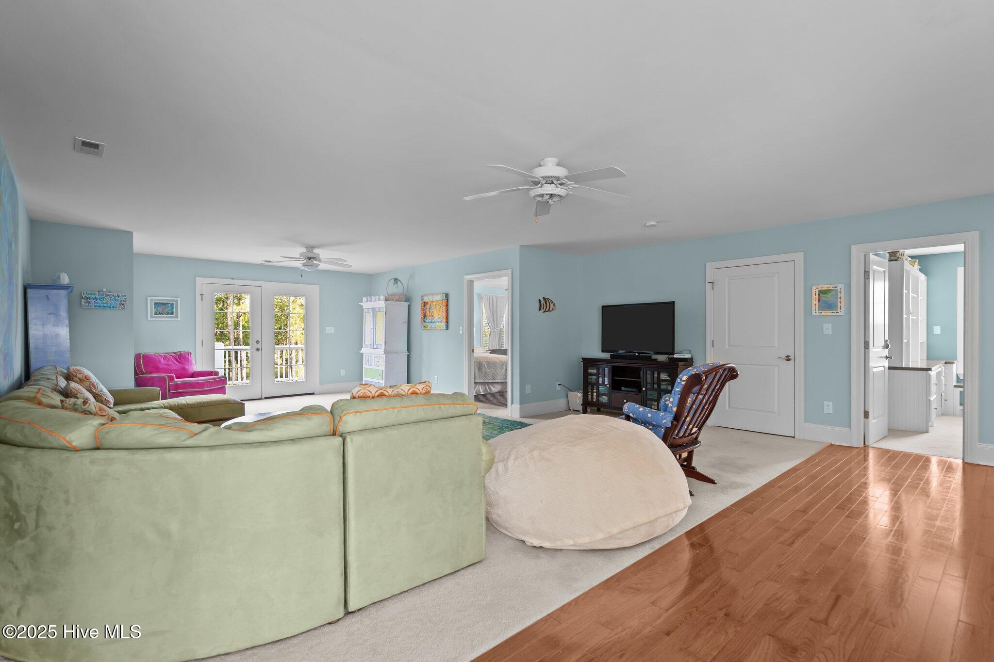 100513091 | Photo 68