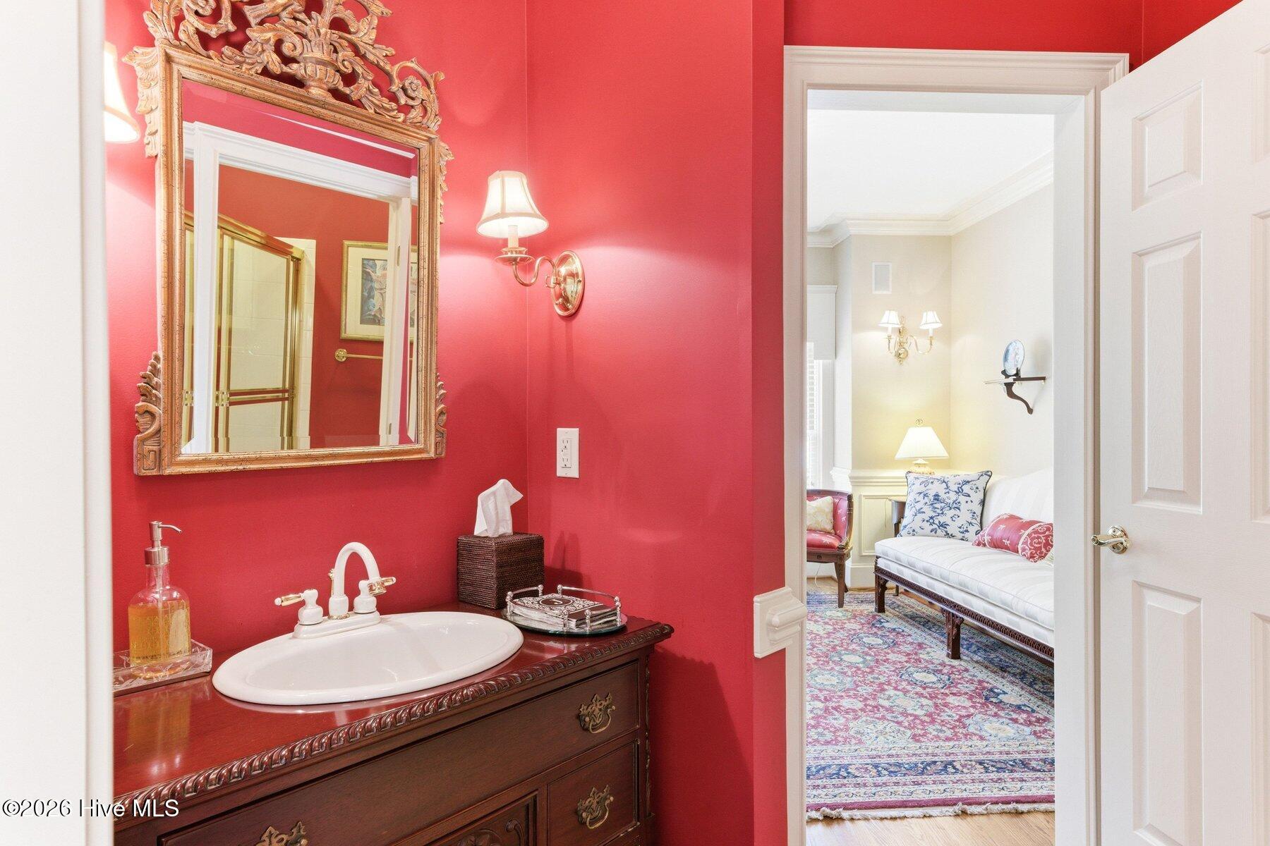 100562414 | Photo 30