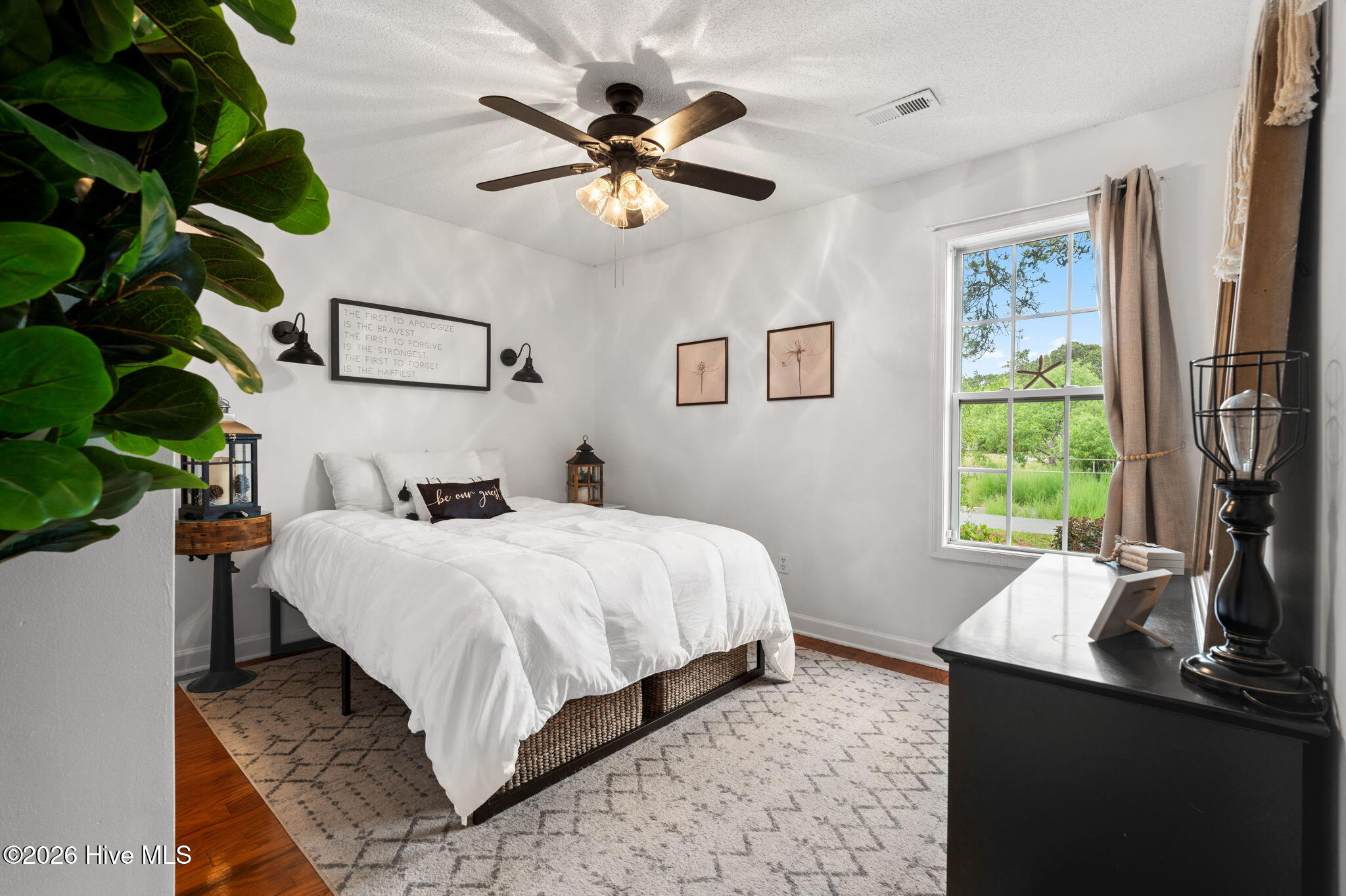 100570362 | Photo 20