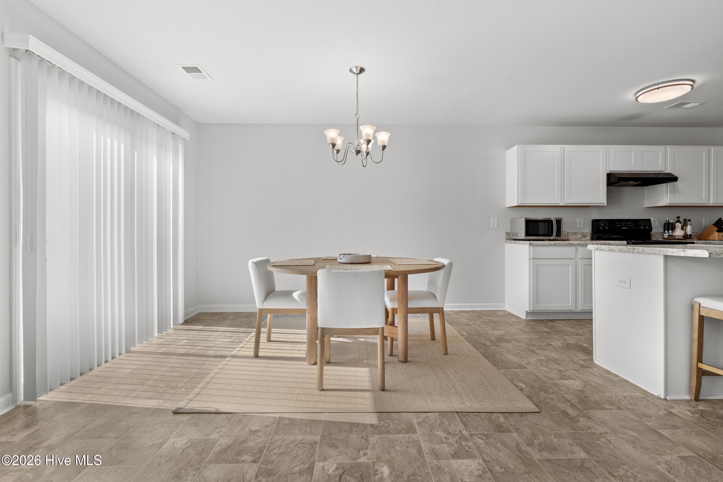 100559429 | Photo 15