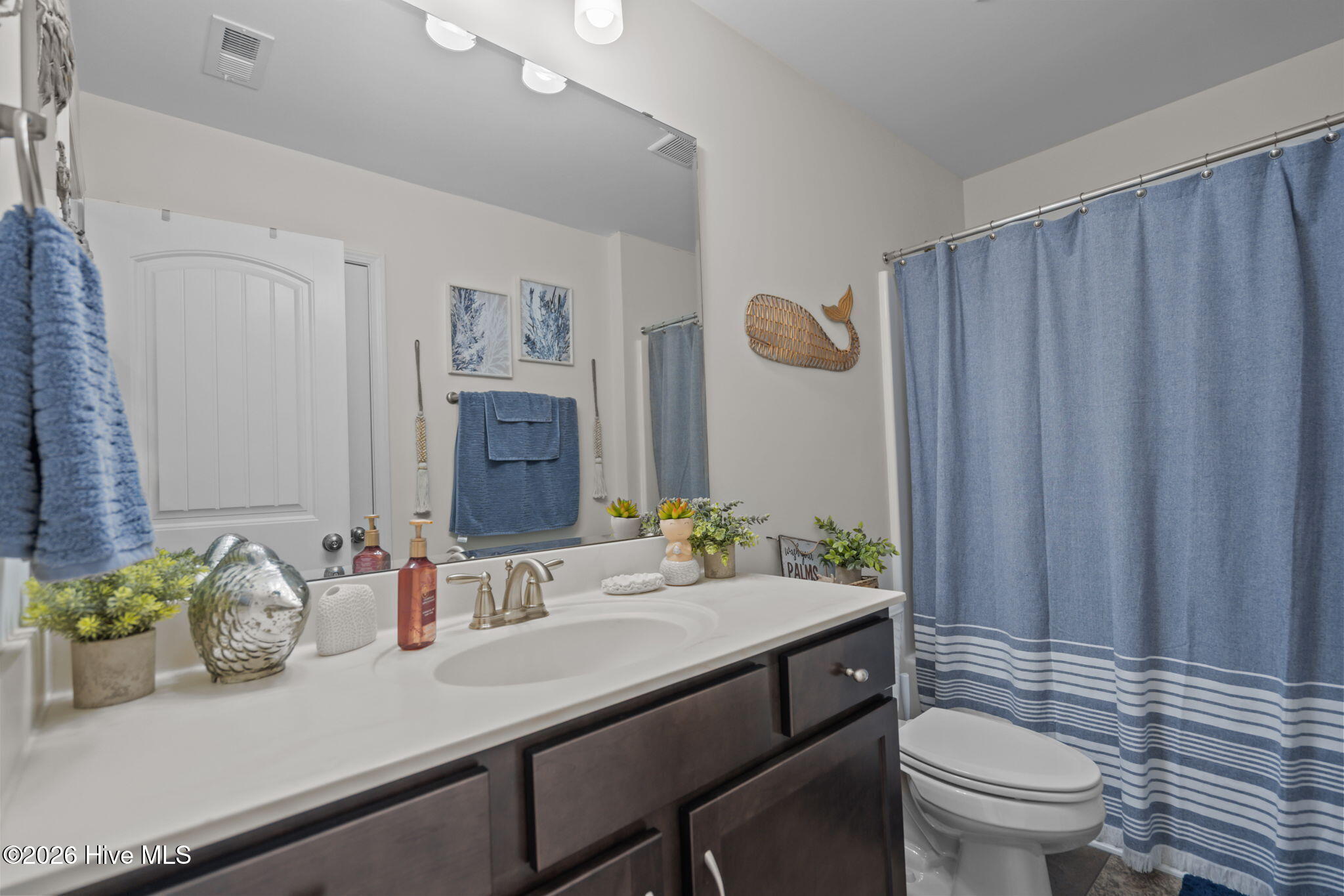 100548714 | Photo 32