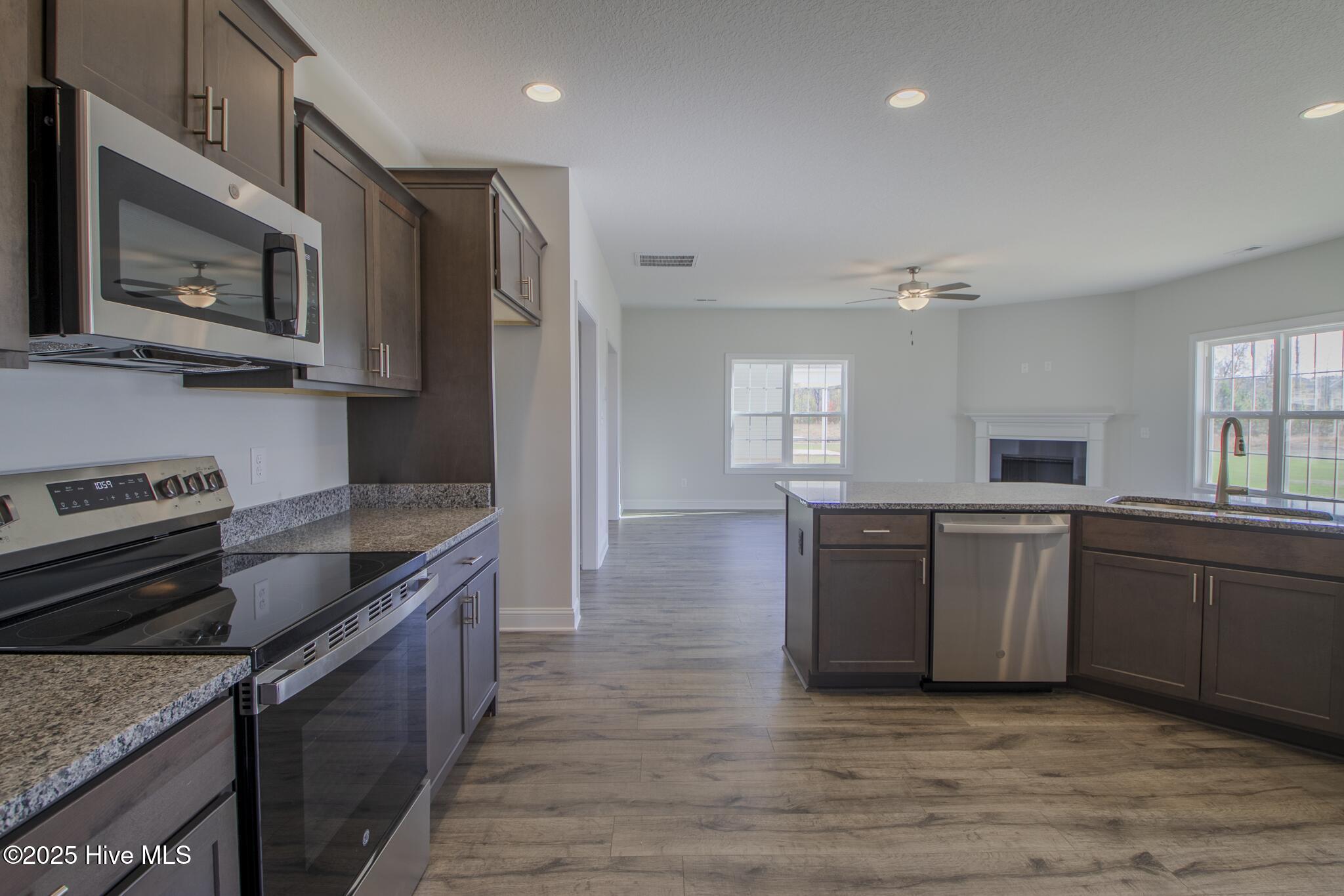 100504969 | Photo 10