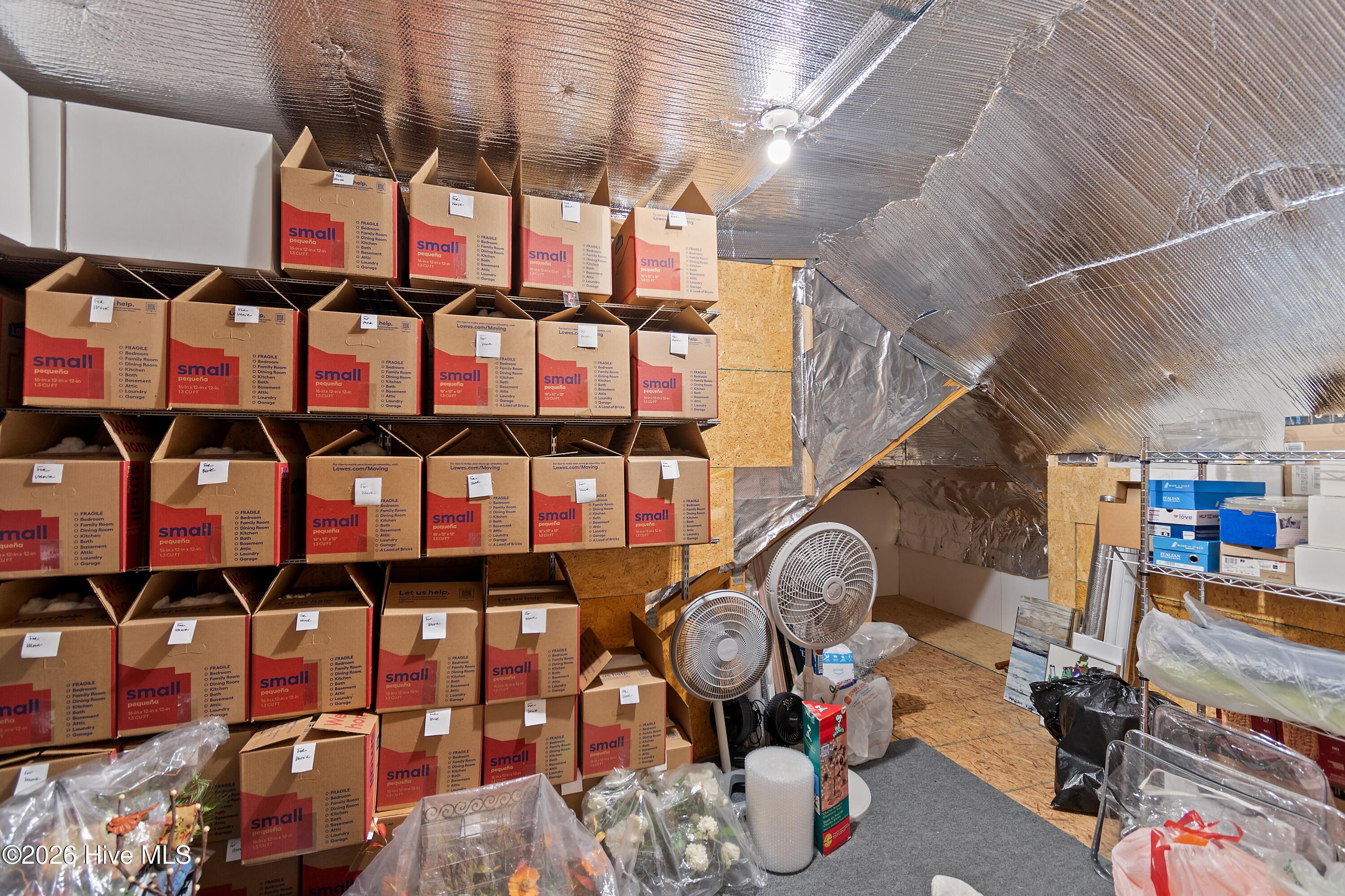 100557254 | Photo 42